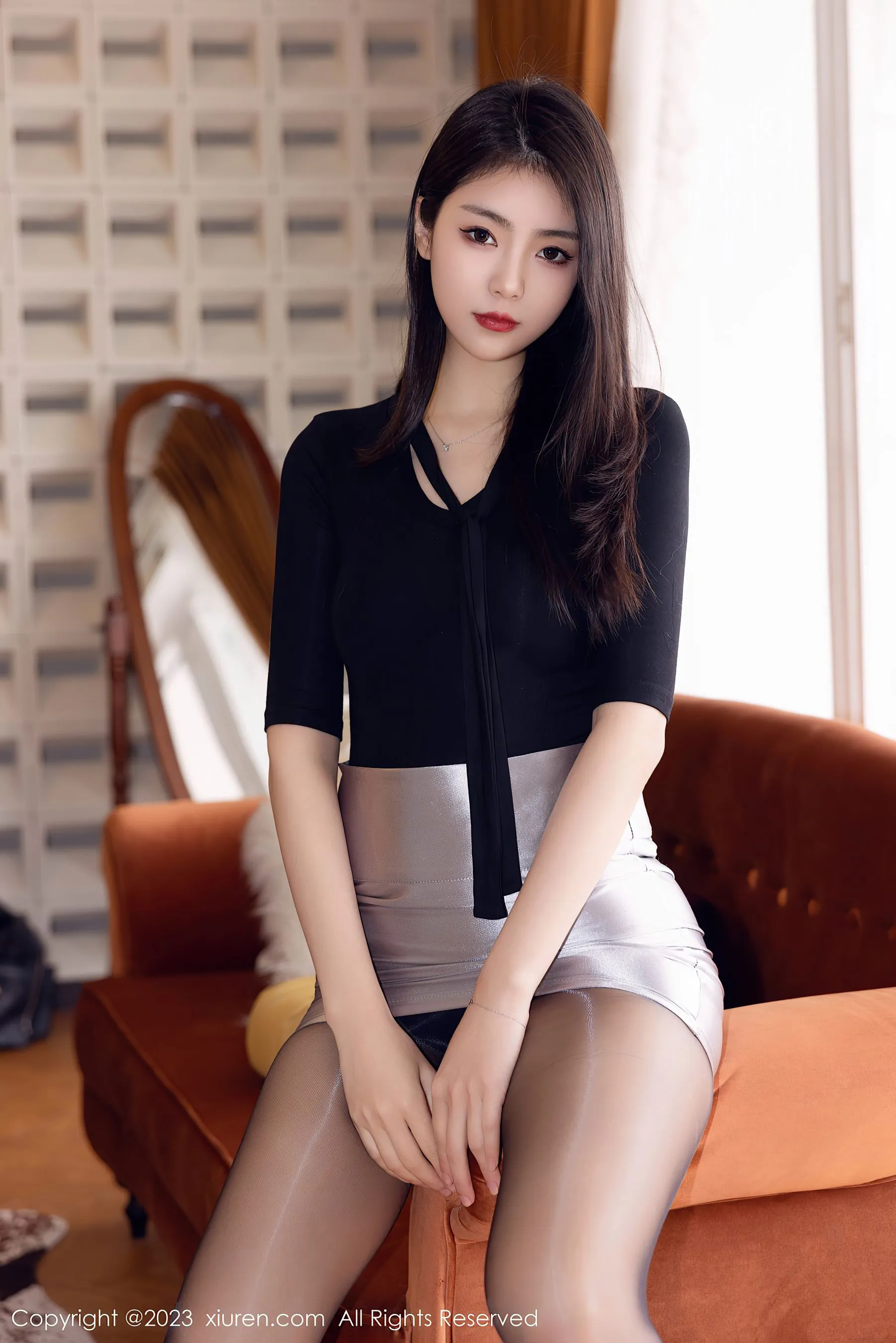  秀人网 No.6493 可樂Vicky 黑丝短裙第9张