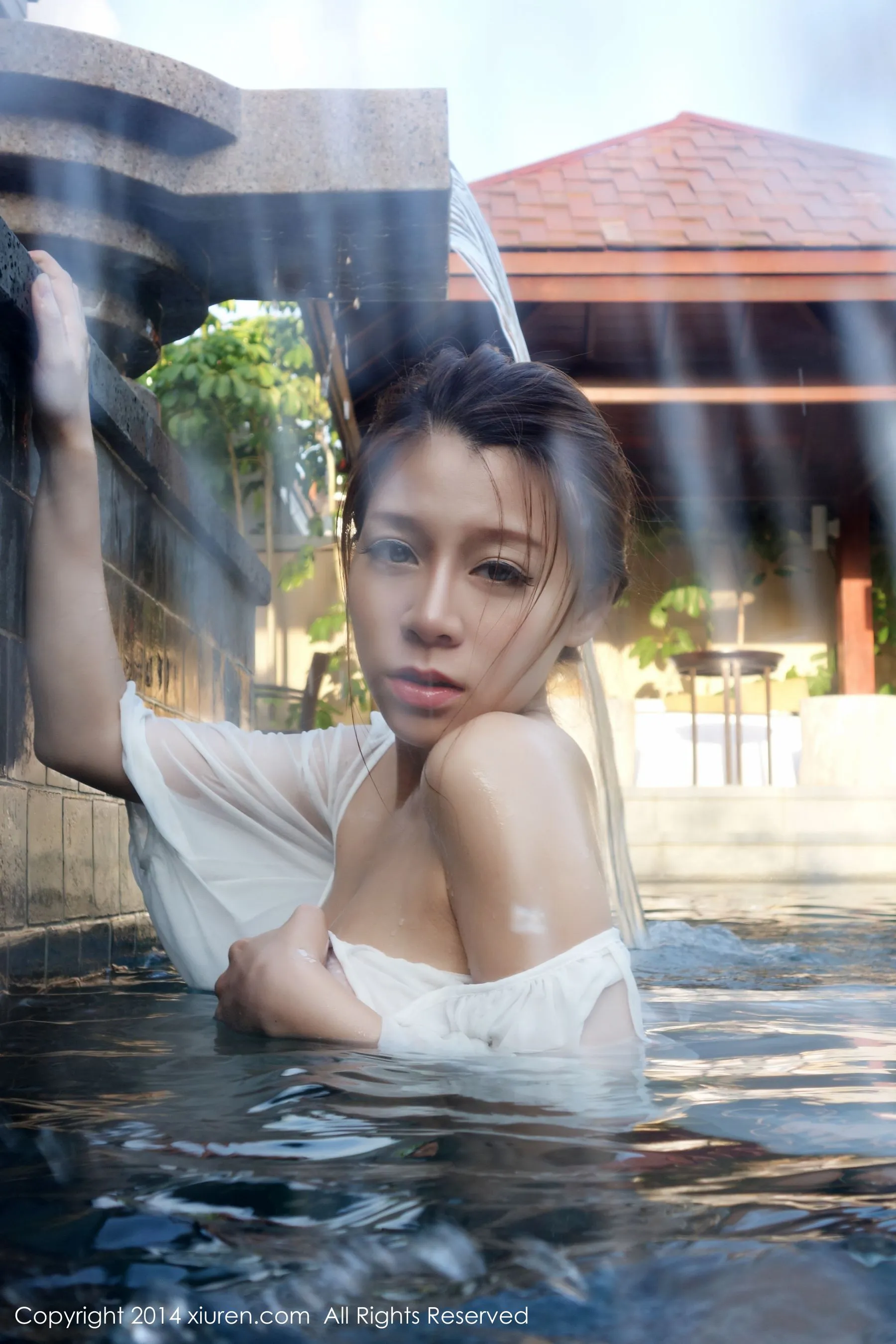  Vetiver嘉宝贝儿《三亚旅拍套图》 秀人网 No.144第1张