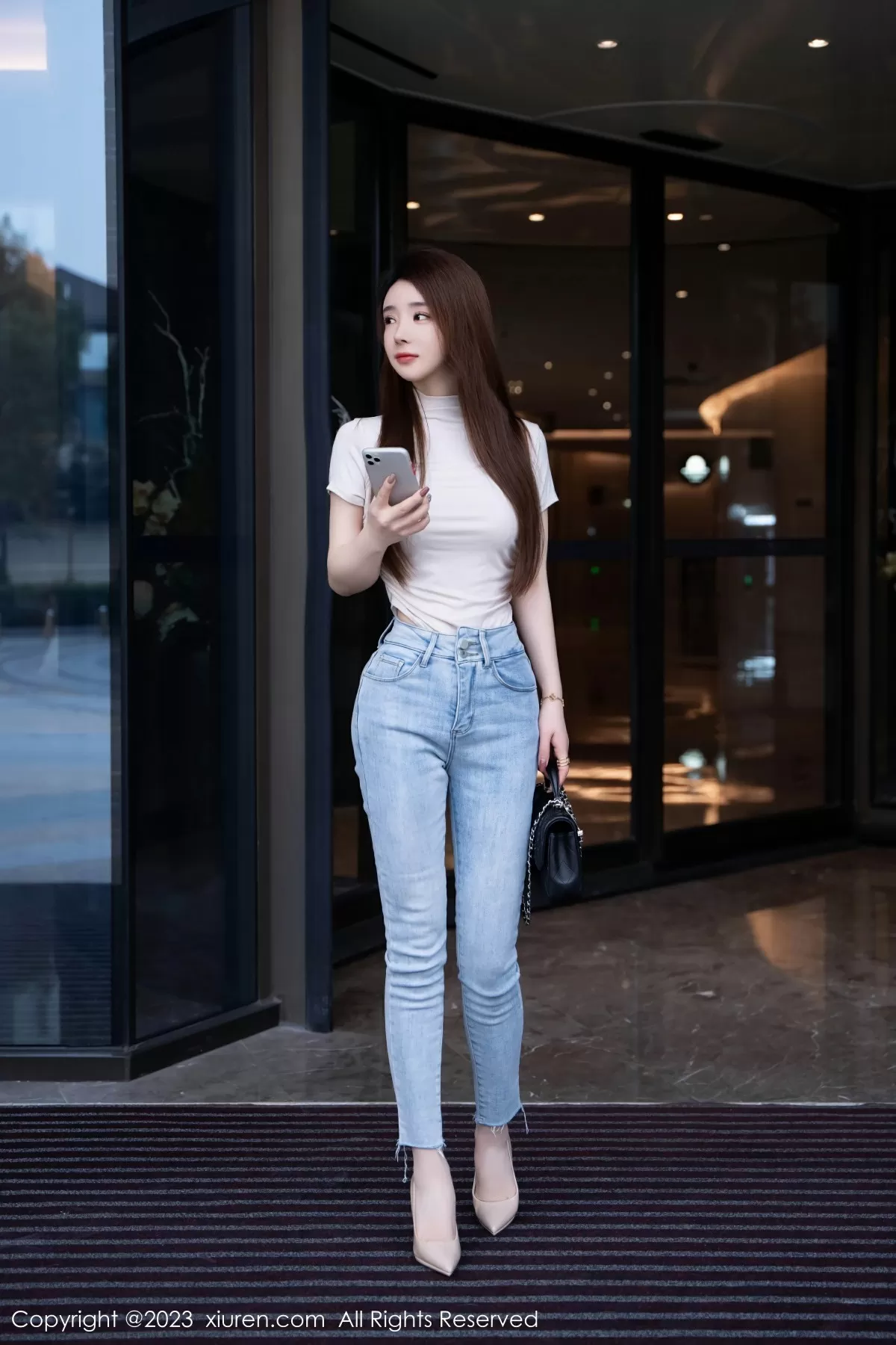  XiuRen 秀人 No.7586 雨儿baby [71P]第2张