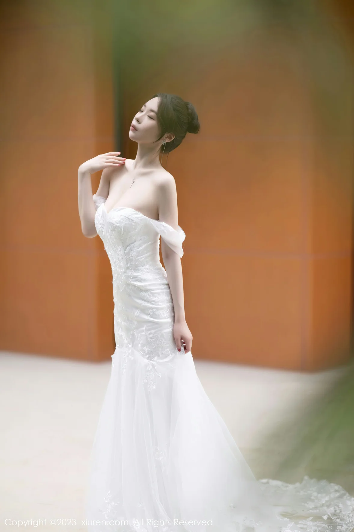  XiuRen 秀人 No.7310 梦心玥 白色婚纱服饰安吉旅拍 [84P]第6张