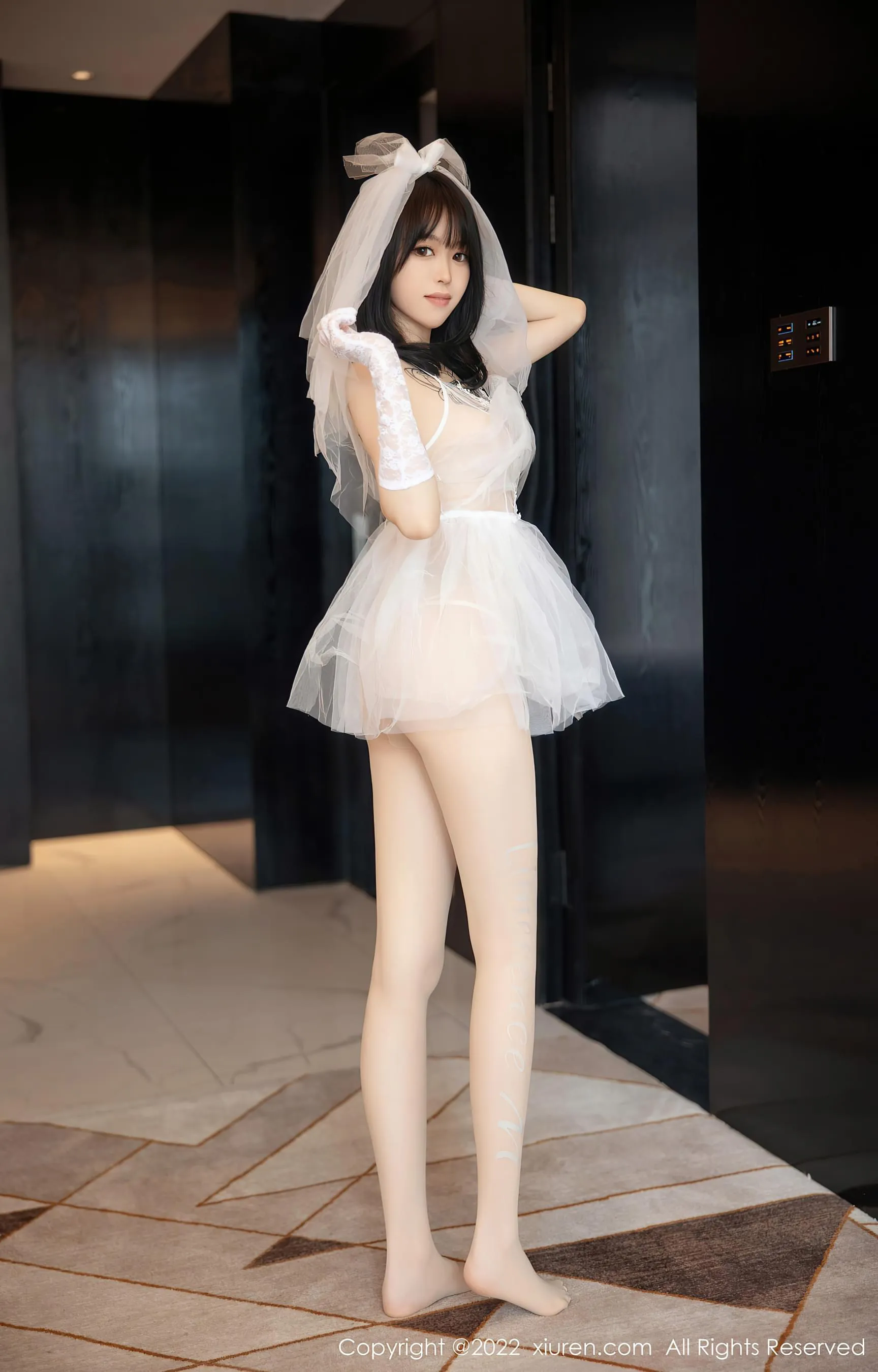  秀人网 No.5212 奶瓶. 婚纱服美腿第4张