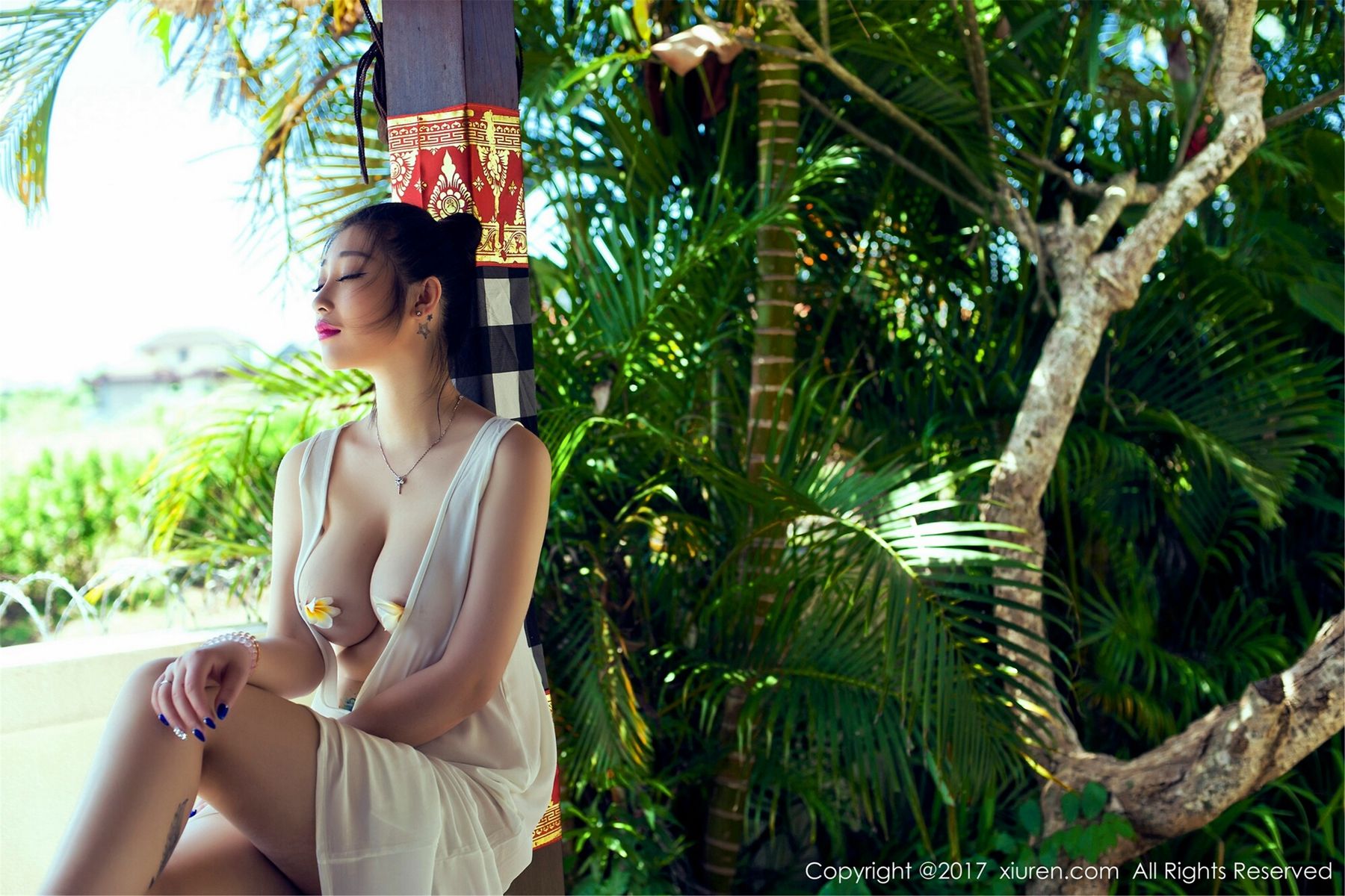 妲己_Toxic《深V开胸长裙+黑色比基尼》 秀人网XIUREN No.750第7张