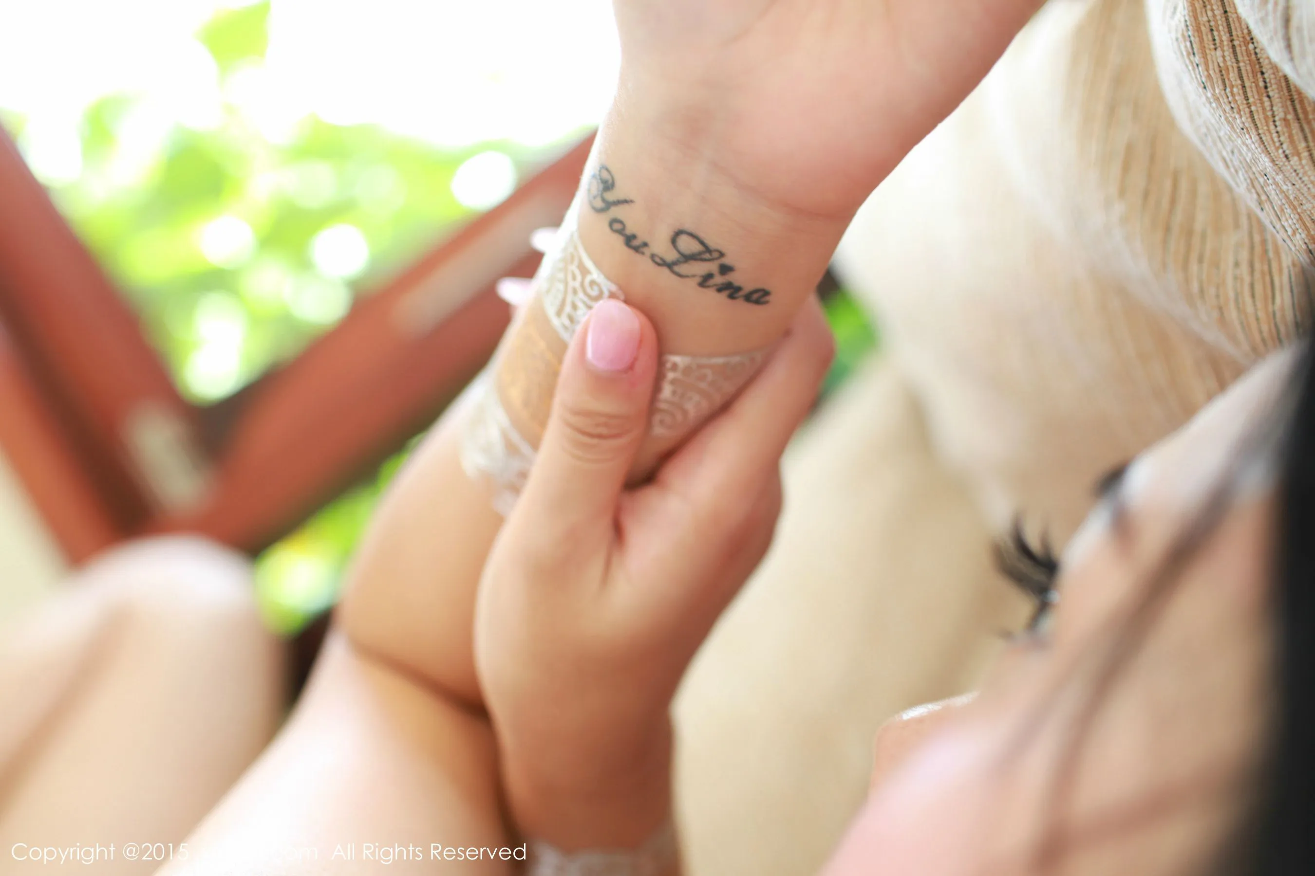 兜豆靓Youlina《苏梅岛旅拍》内衣+泳装系列 秀人网 No.436第17张