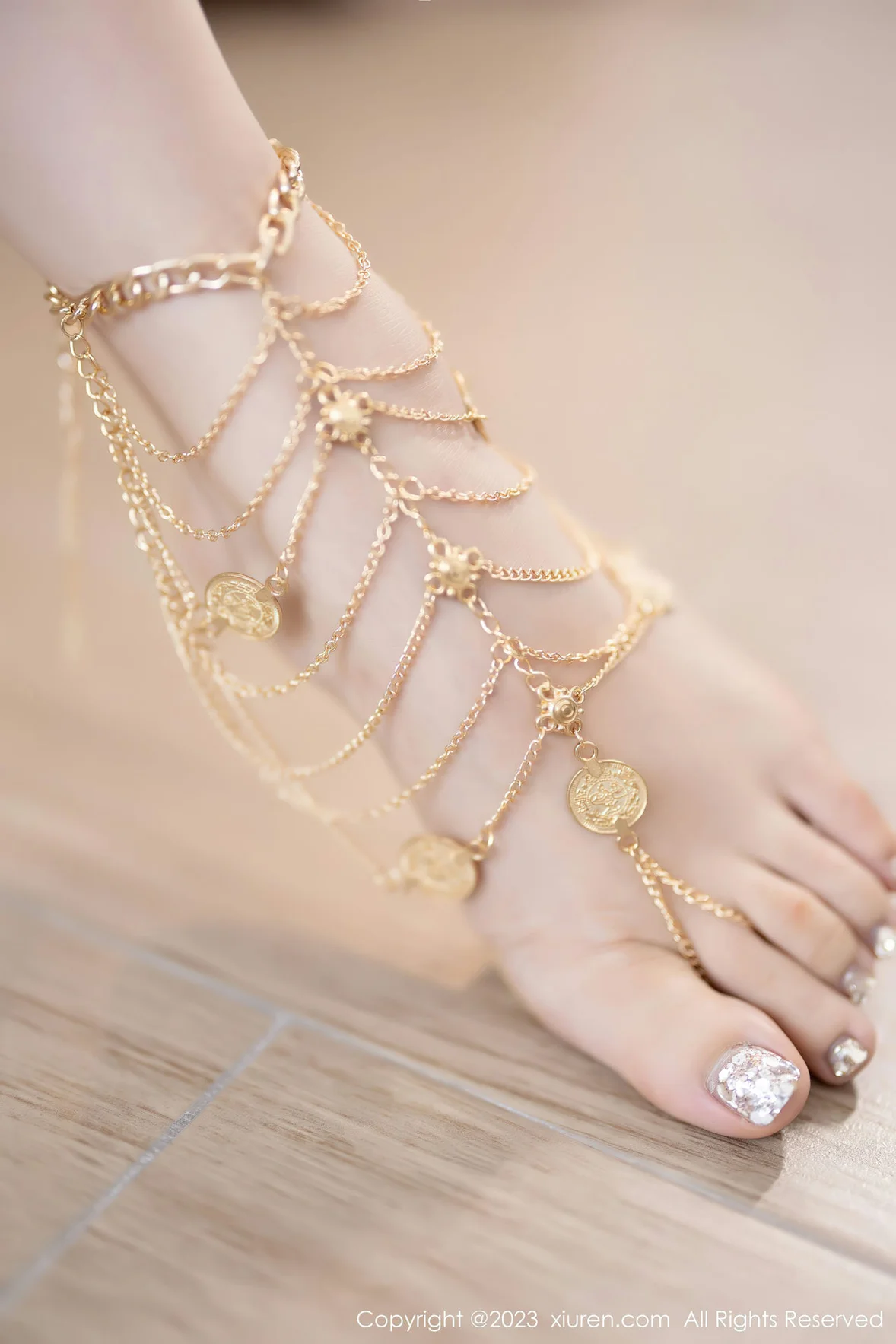  XiuRen 秀人 No.7222 徐莉芝Booty 金色情趣内衣安吉旅拍 [83P]第9张