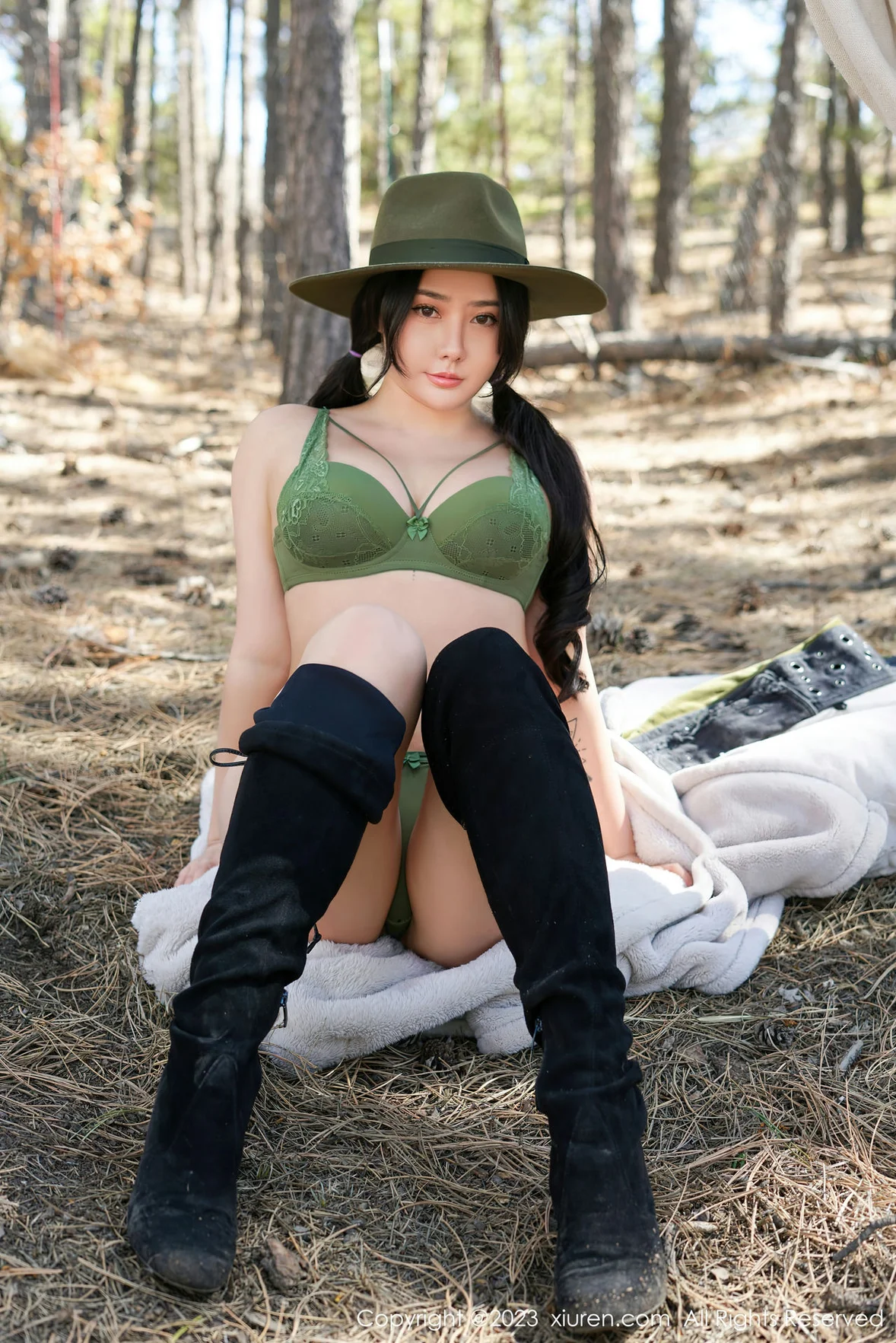  XiuRen 秀人 No.6902 Manuela玛鲁娜 牛仔户外场景性感写真 [59P]第13张