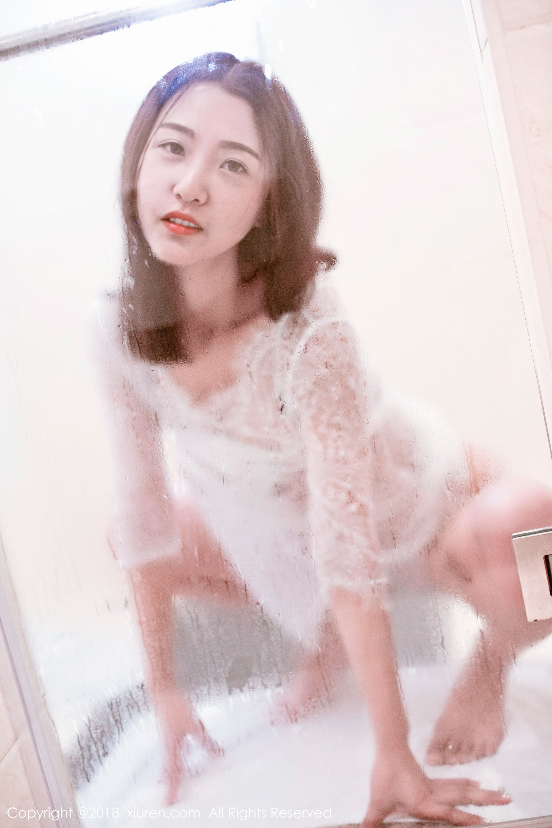 七月Julie《极品豪乳细腰的软姊妹》 XiuRen 秀人网 No.964第7张