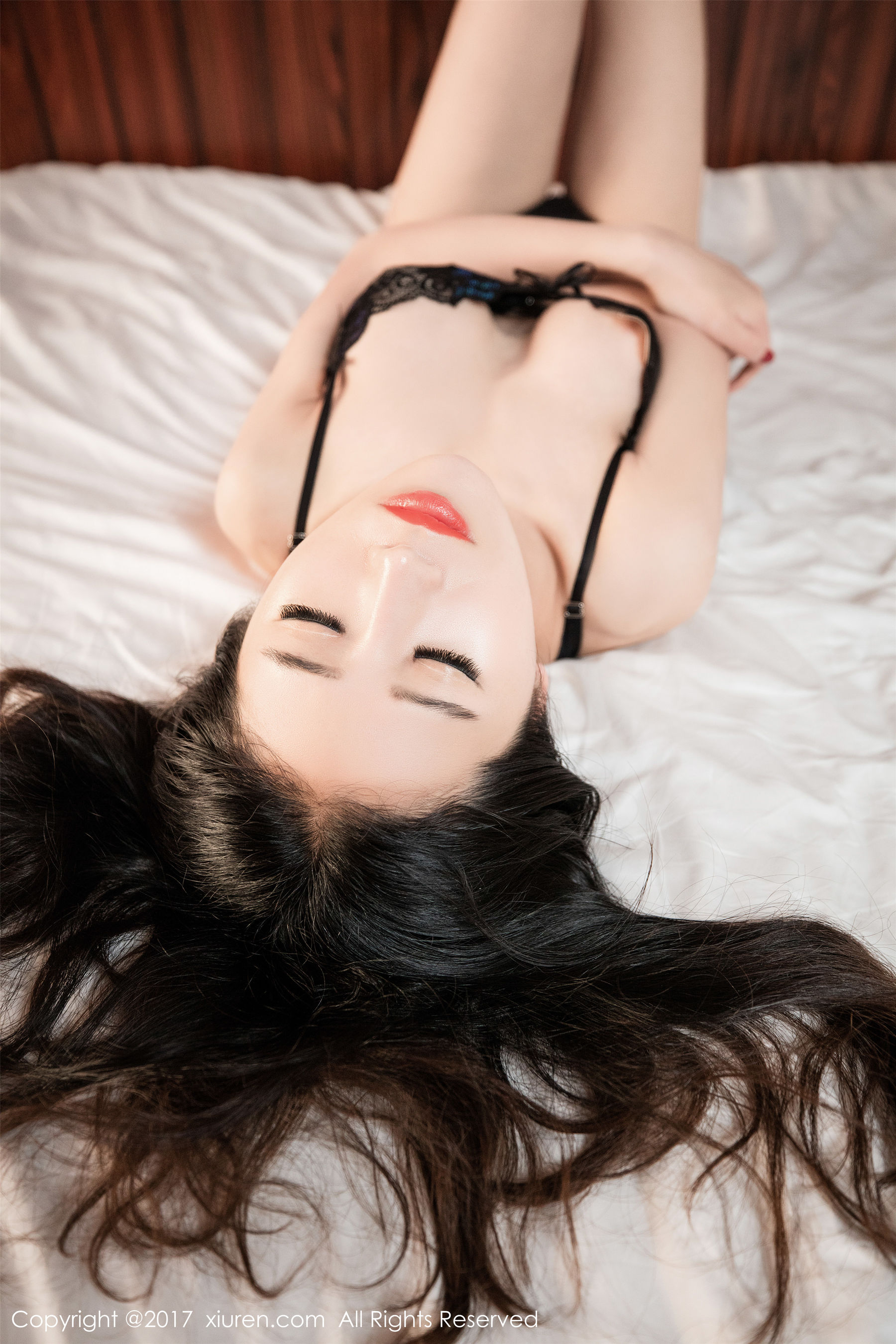  小杨幂@馨怡《花瓣浴、透视蕾丝内衣+野性豹纹》 秀人网XIUREN No.752第11张