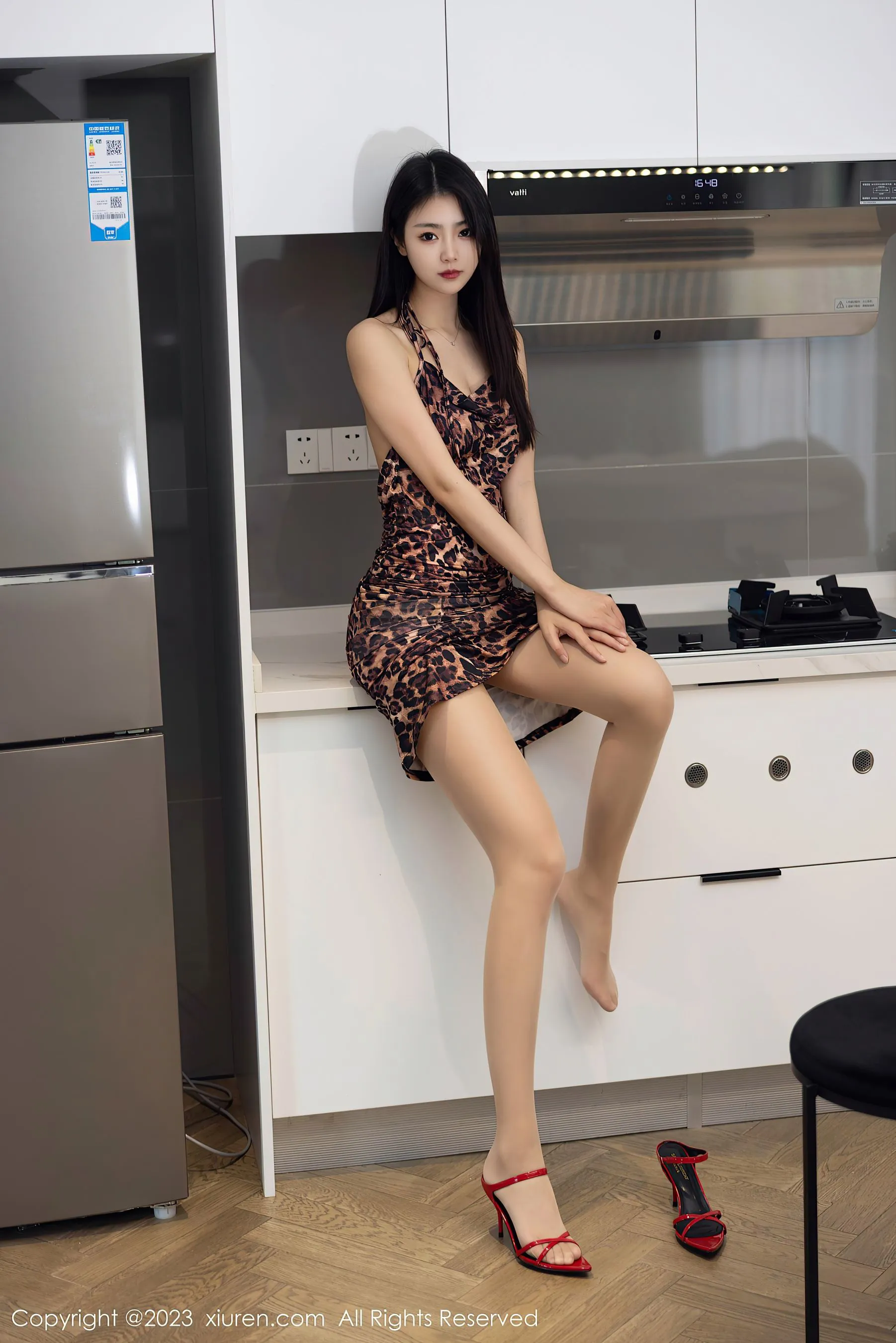 秀人网 No.6703 可樂Vicky 短裙丝袜第18张