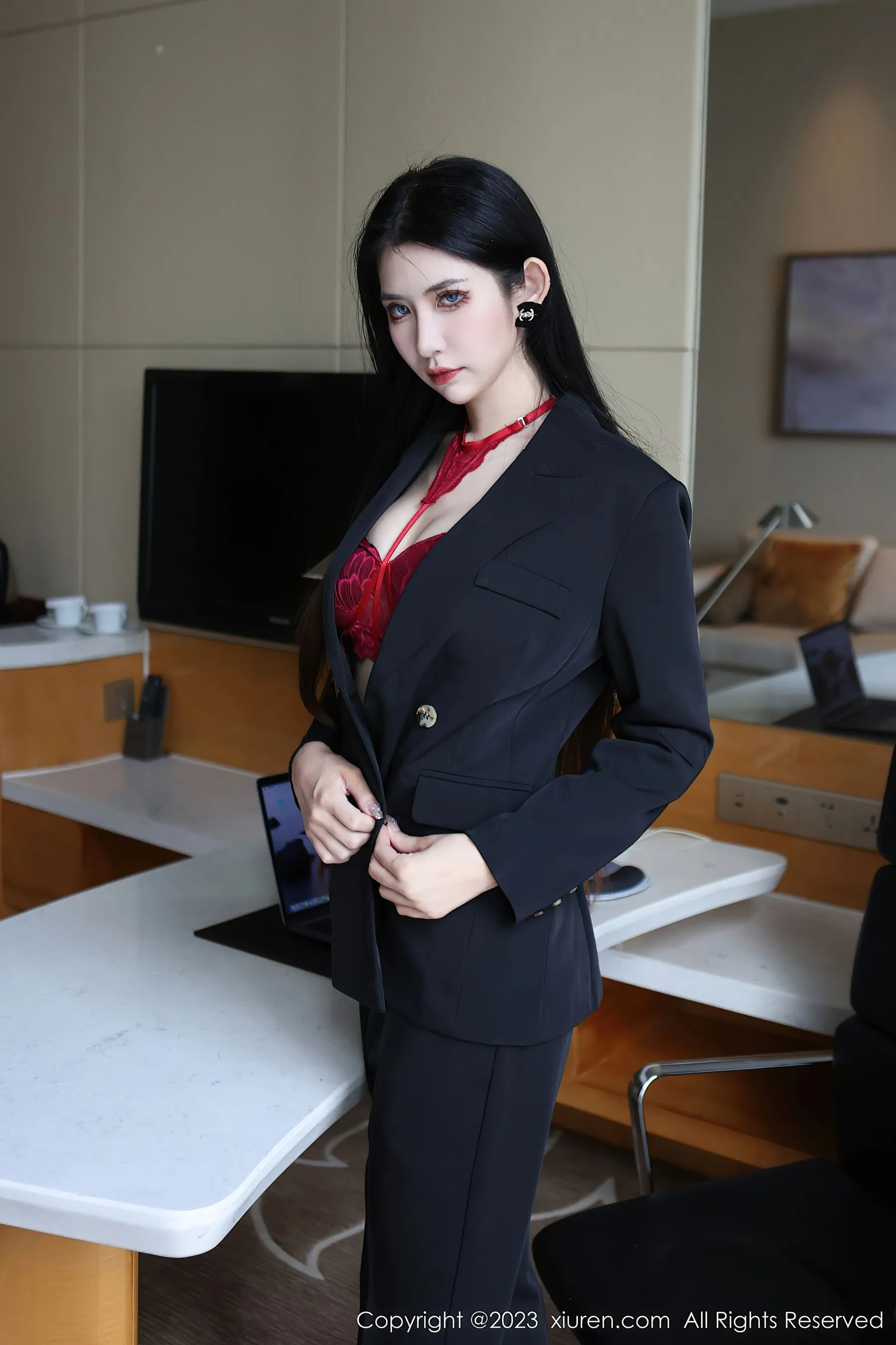  秀人网 No.6402 依娜Yina 美腿新人第31张