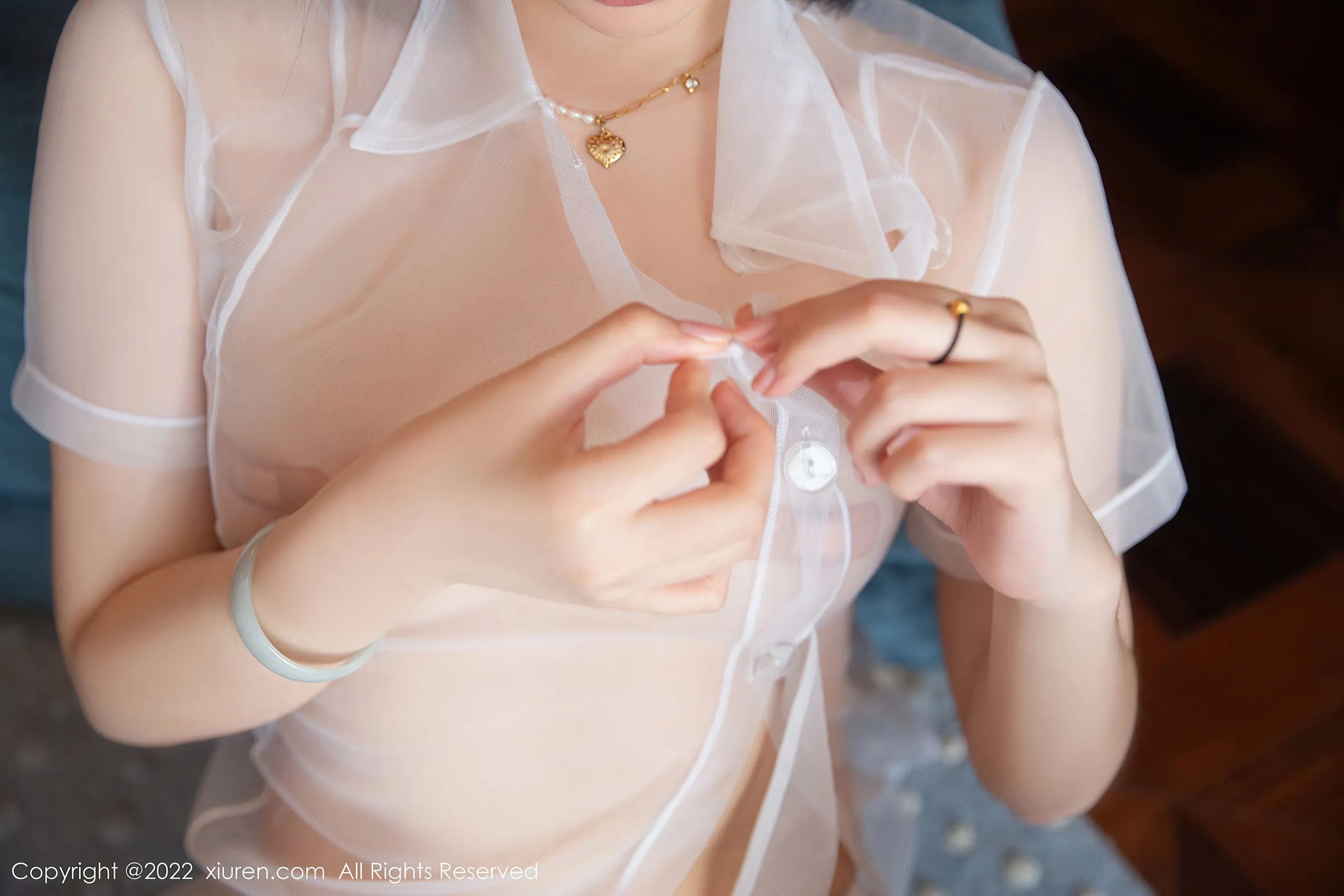 秀人网 No.4812 一颗甜蛋黄a 妩媚模特蕾丝旅拍第13张