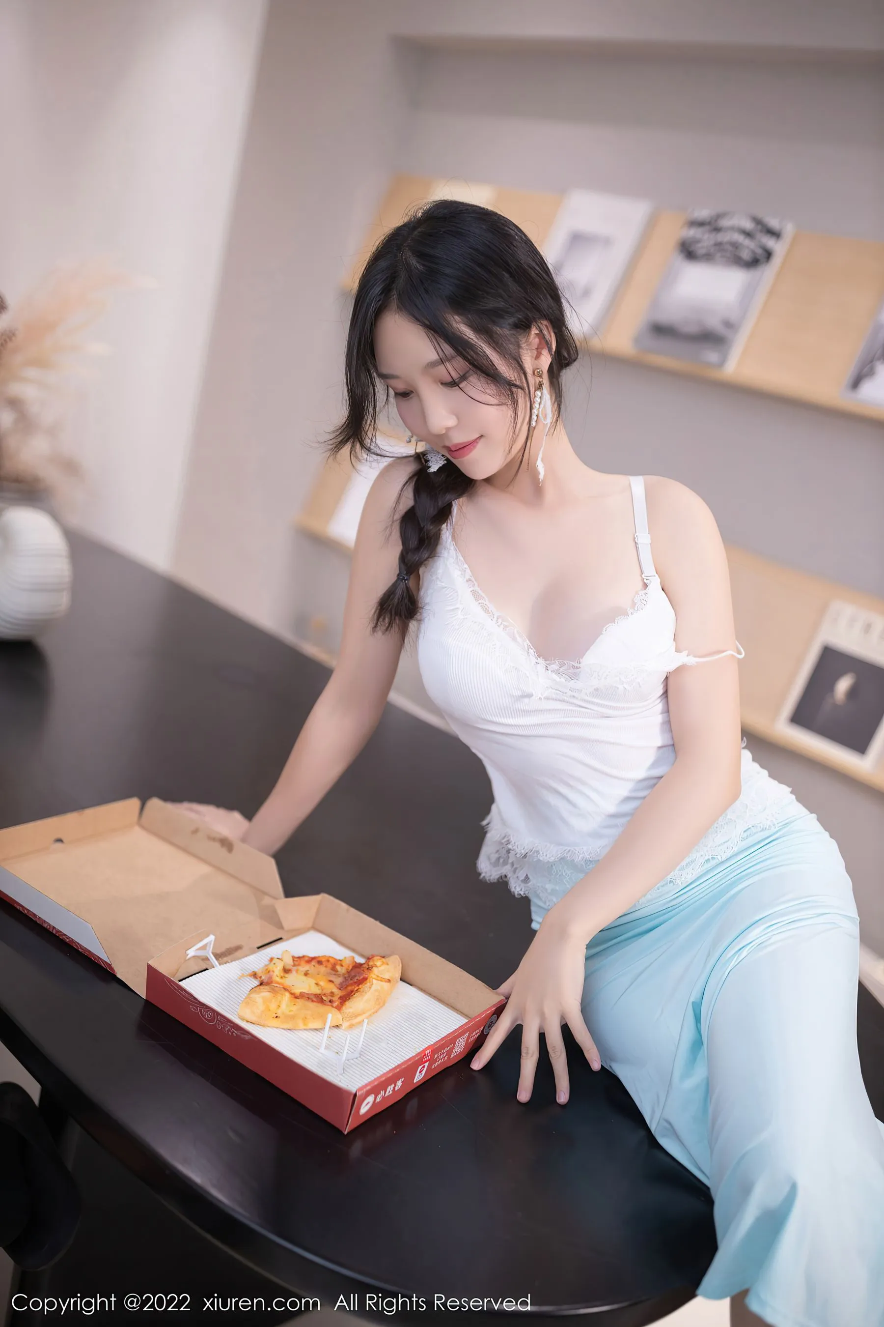  秀人网 No.4994 利世 人妻美腿第5张