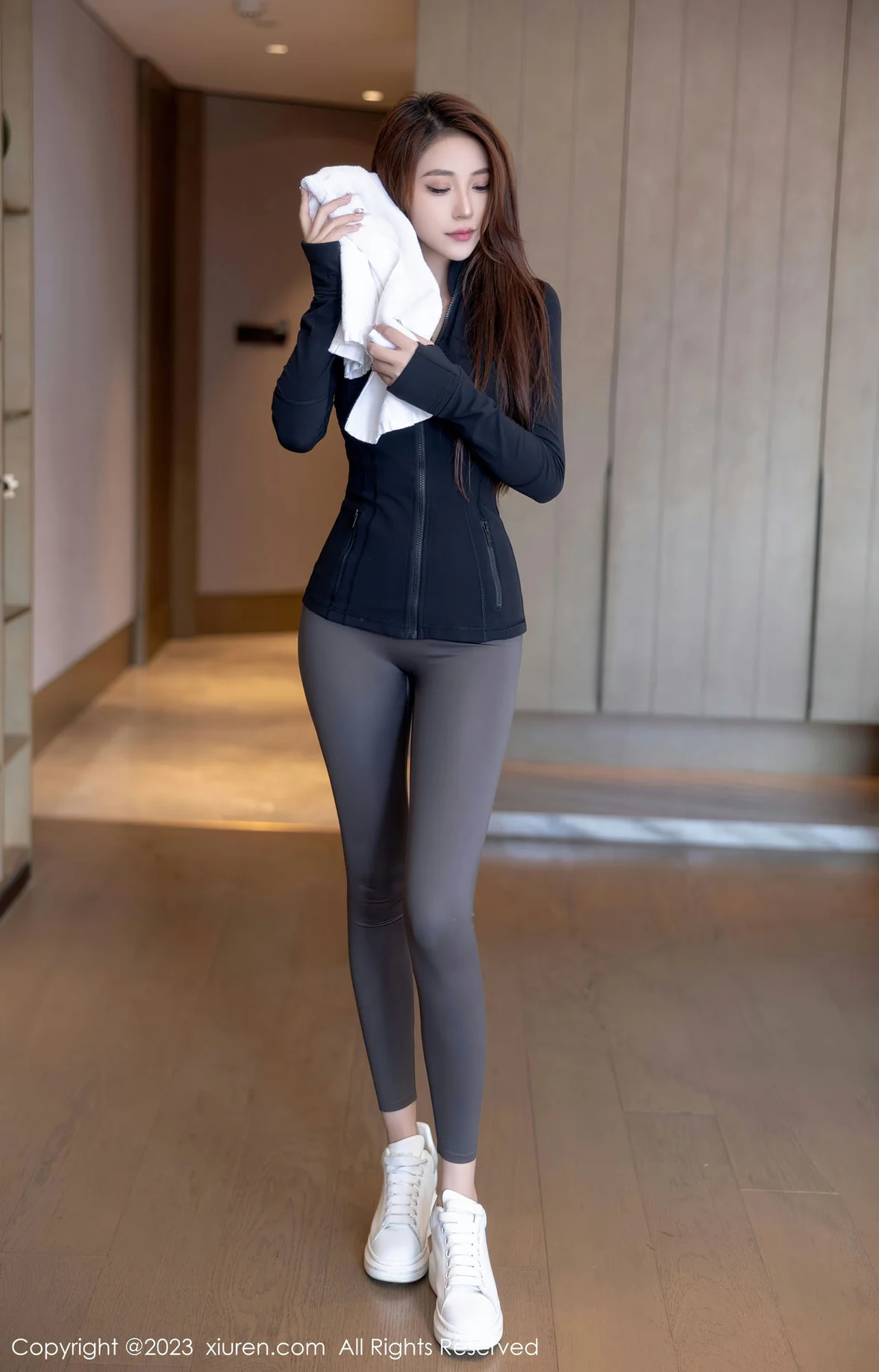  XiuRen 秀人 No.7001 汐汐baby 运动裤性感写真1 [99P]第2张