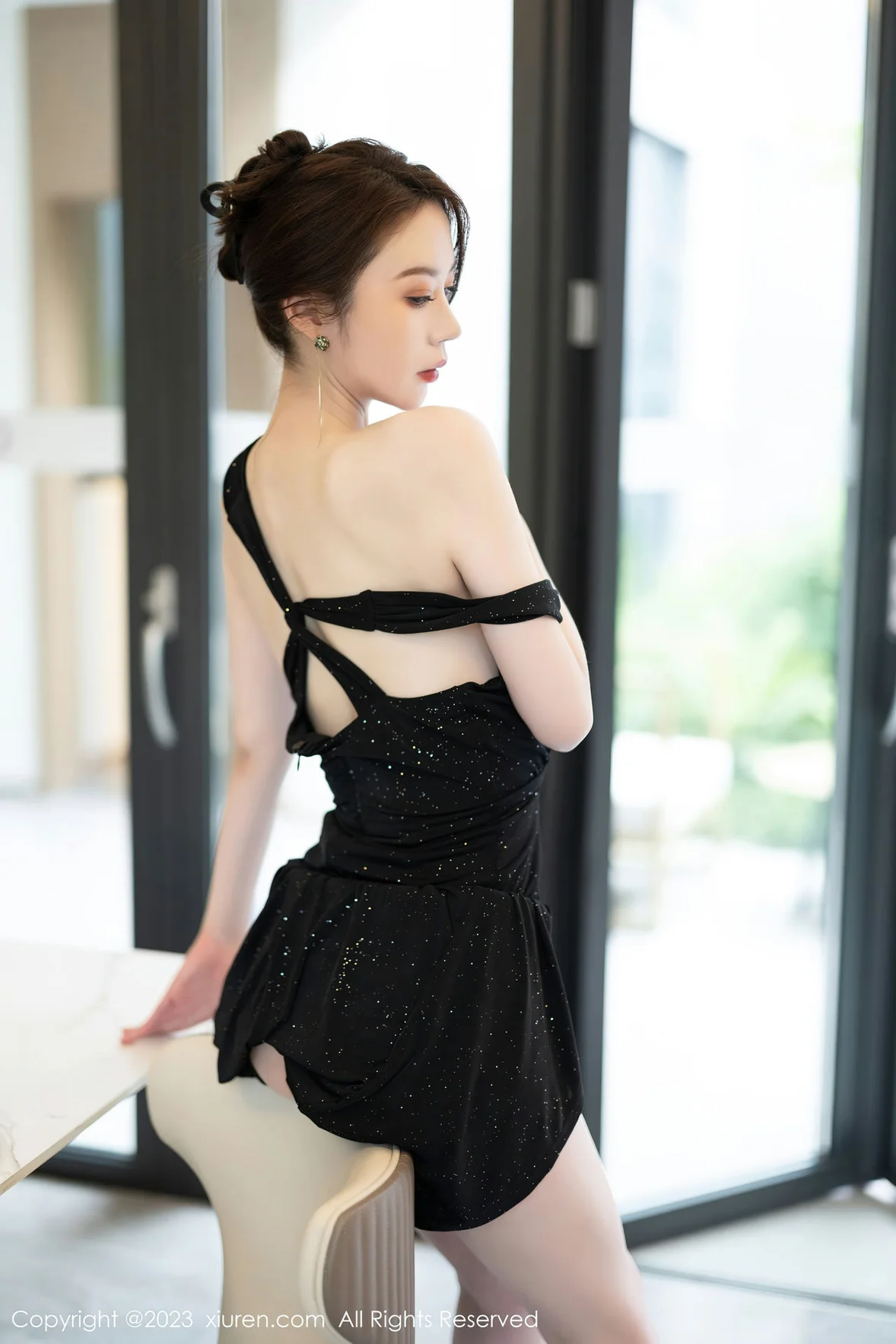  XiuRen 秀人 No.7031 梦心玥 黑色连衣长裙性感写真 [86P]第13张