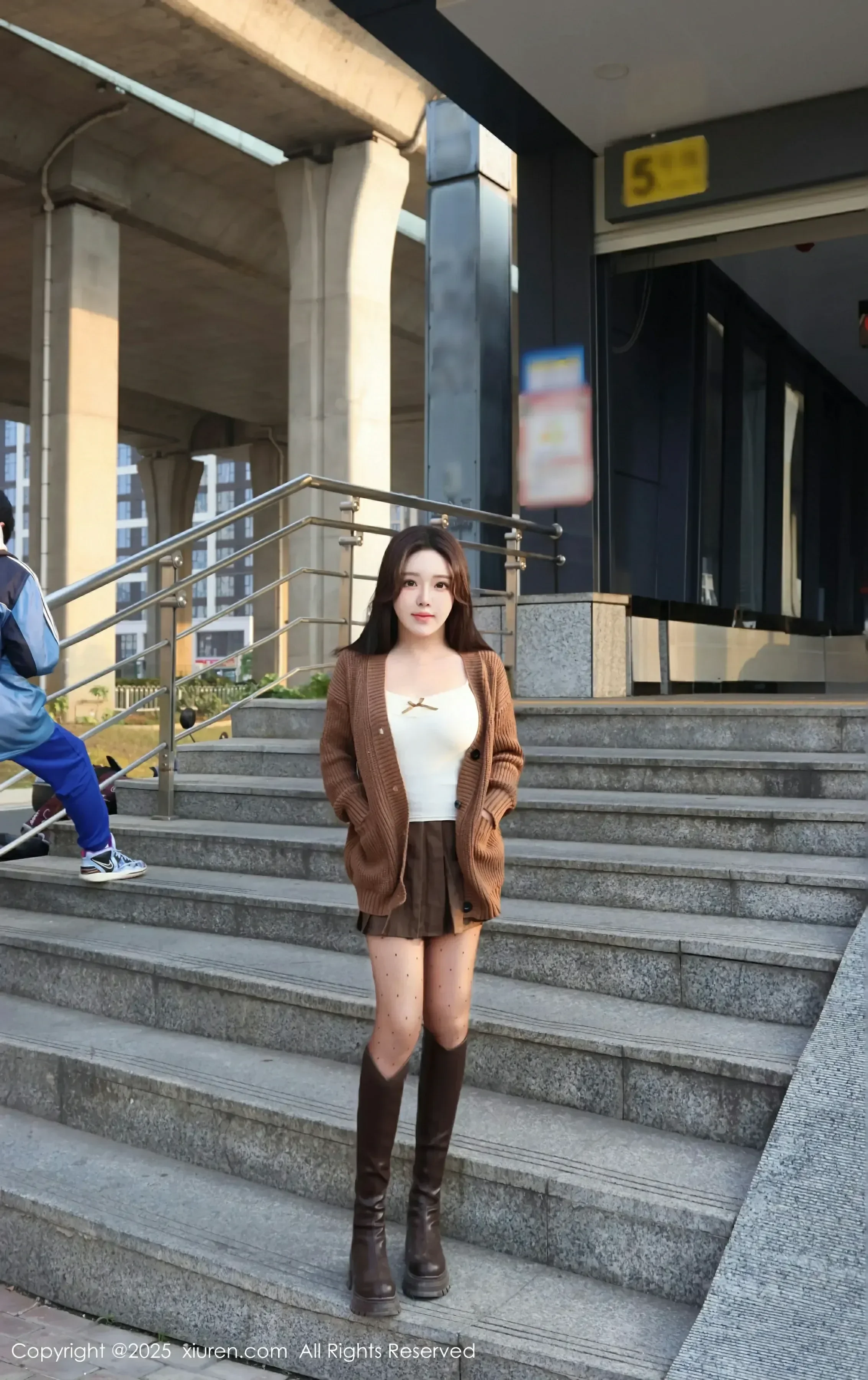  XiuRen 秀人 No.9708 小薯条nienie [72P]第2张