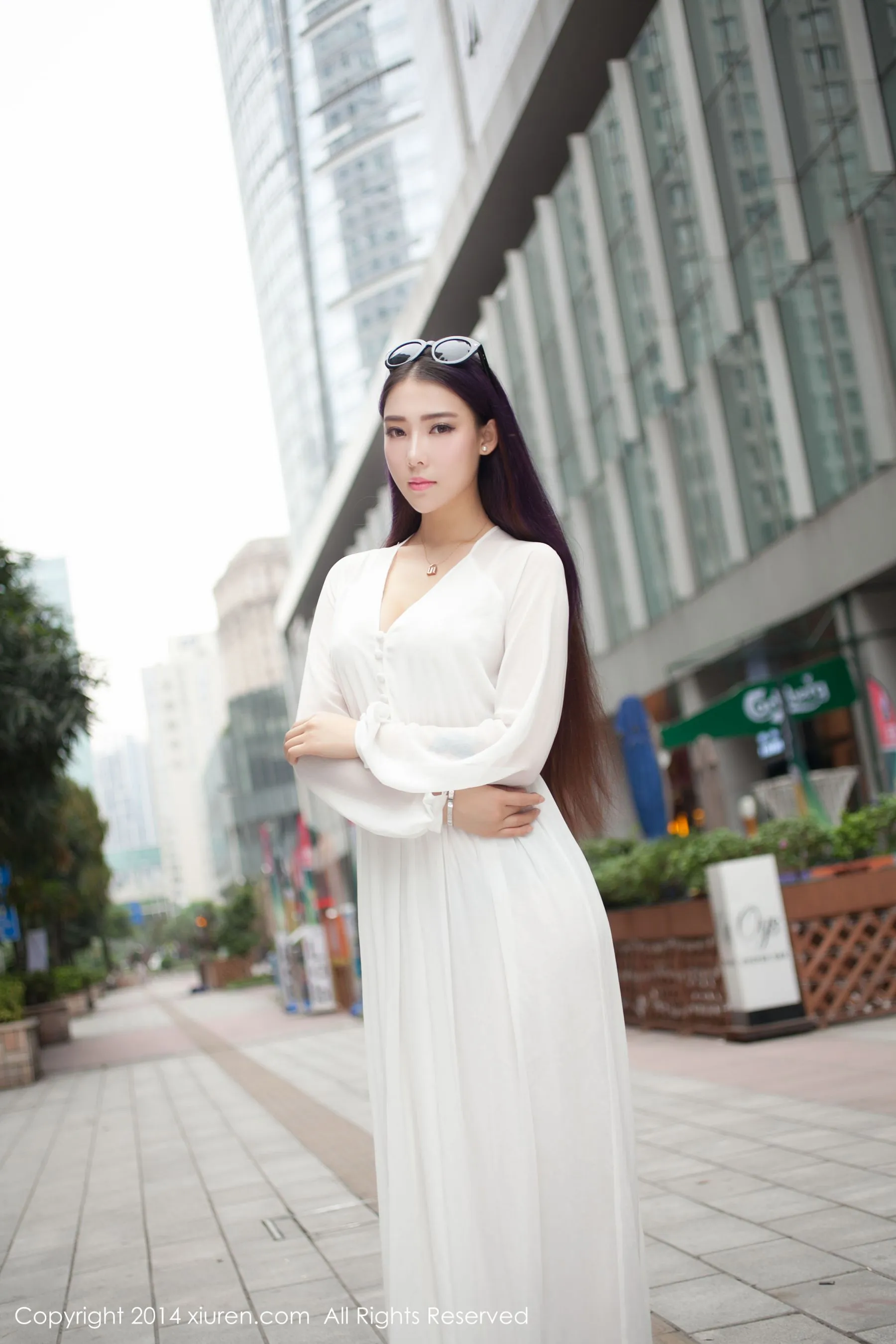  夢娜Vanessa《款款而来的特级女神》 秀人网 No.131第9张