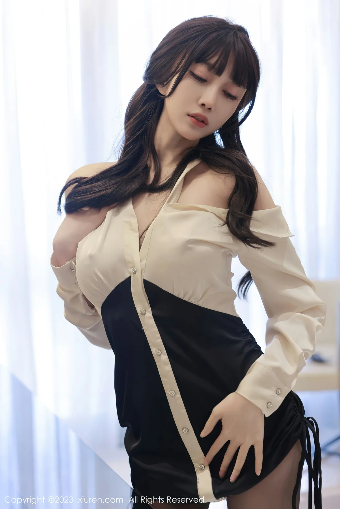 XiuRen 秀人 No.6929 玥儿玥er 魅惑黑丝广州旅拍 [69P]第4张