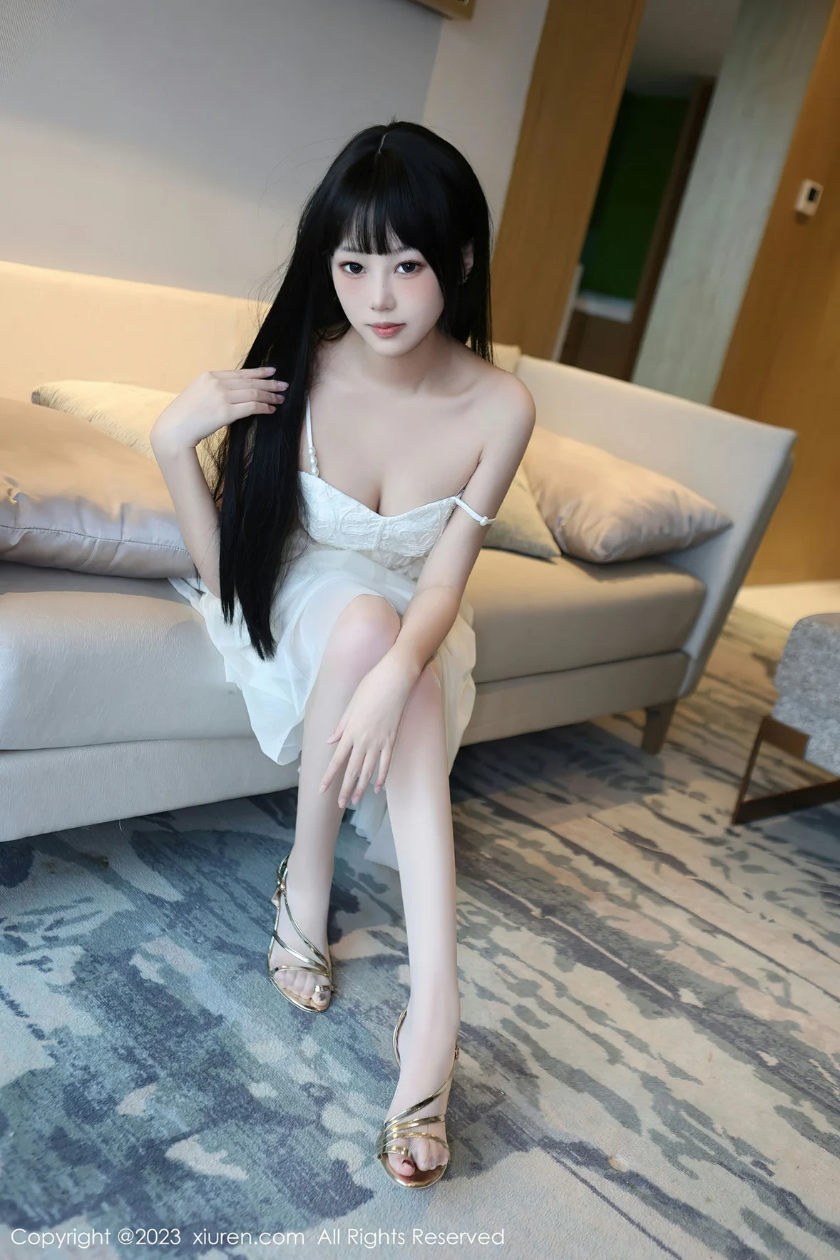  XiuRen 秀人 No.6828 早川京子 连衣长裙性感写真 [80P]第3张