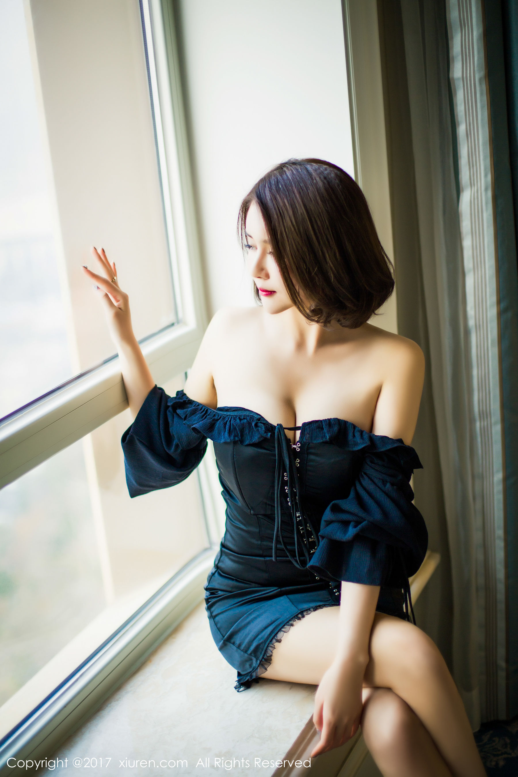 廿十(凯竹)《海边唯美风+性感室内》 秀人 NO.879第12张