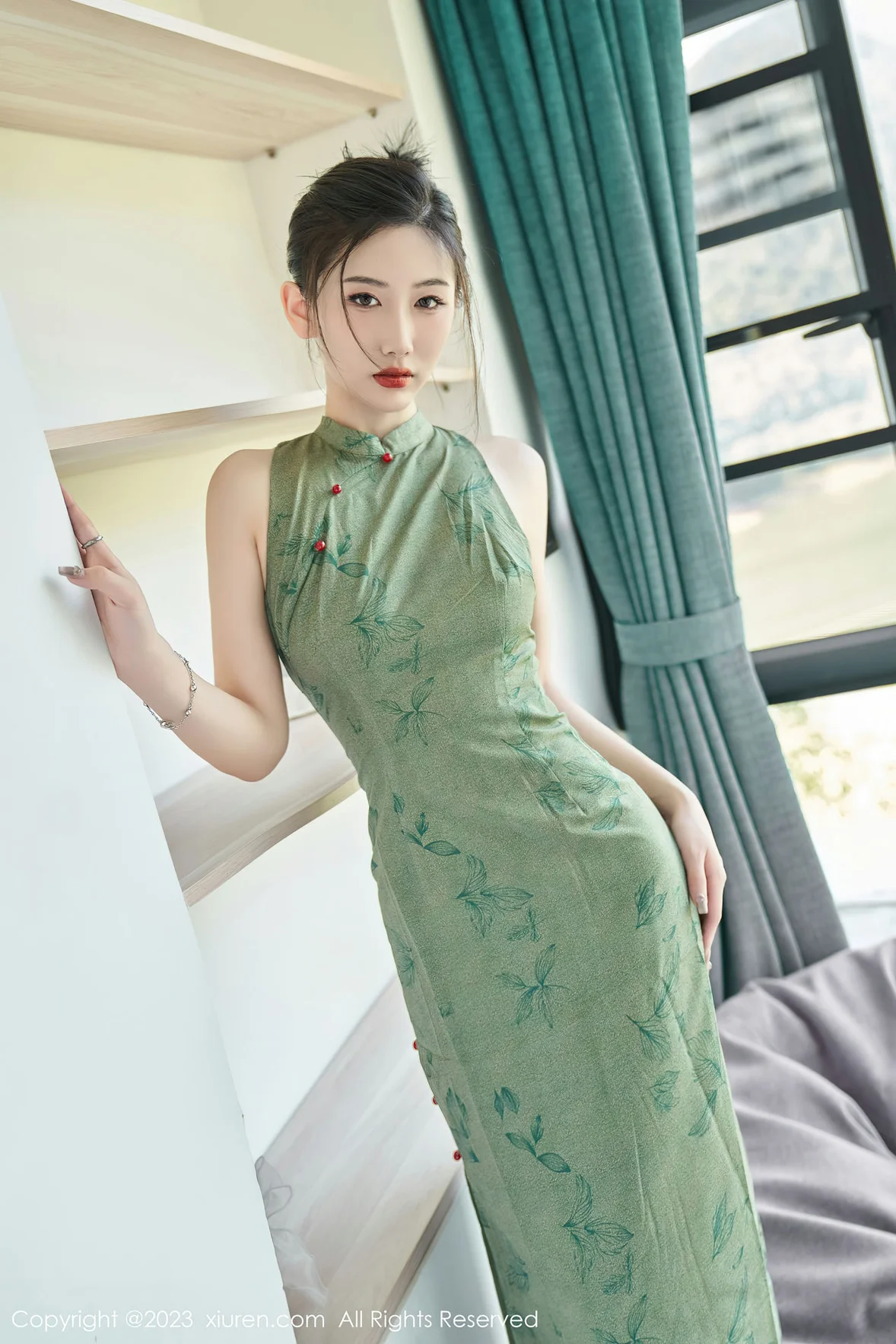  XiuRen 秀人 No.7181 沈青黛 翠绿色旗袍性感写真 [99P]第12张