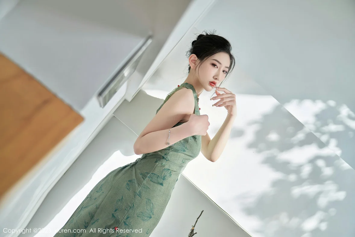  XiuRen 秀人 No.7181 沈青黛 翠绿色旗袍性感写真 [99P]第9张