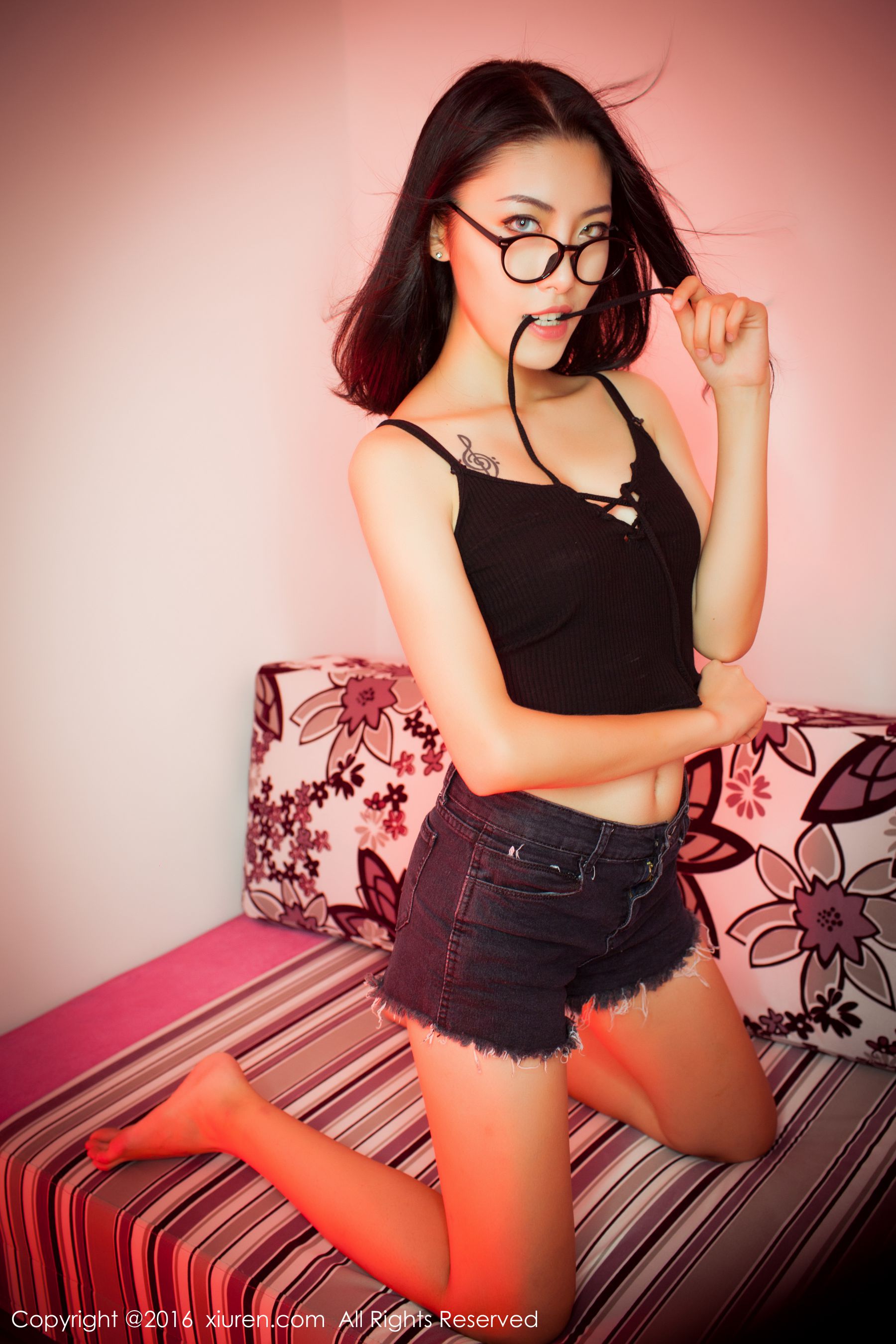  BOBO_xk(黎蒨垚)《热裤+内衣系列》 秀人网 No.617第8张