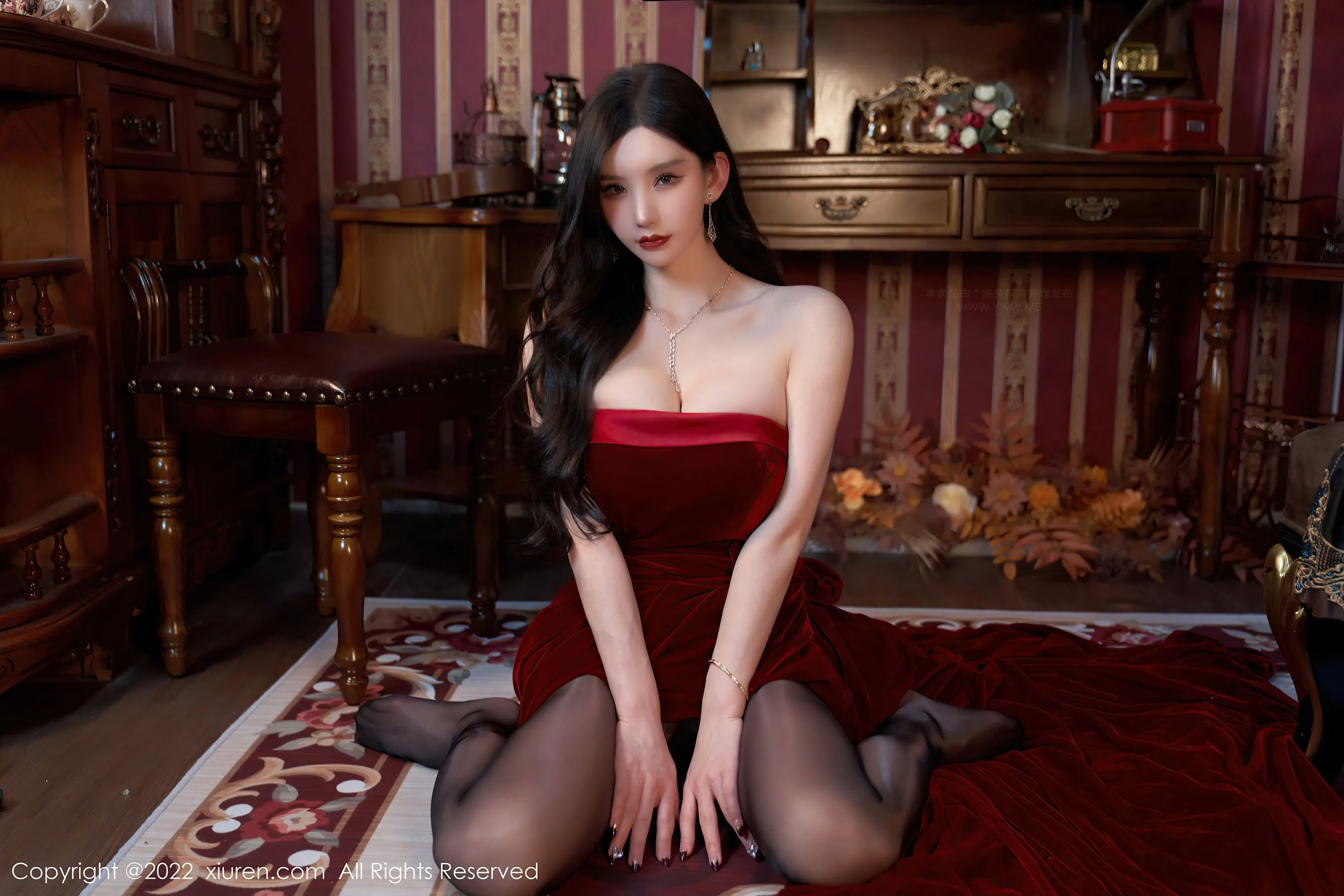  秀人网 No.4909 周于希Sally 长裙黑丝冷艳旅拍第23张