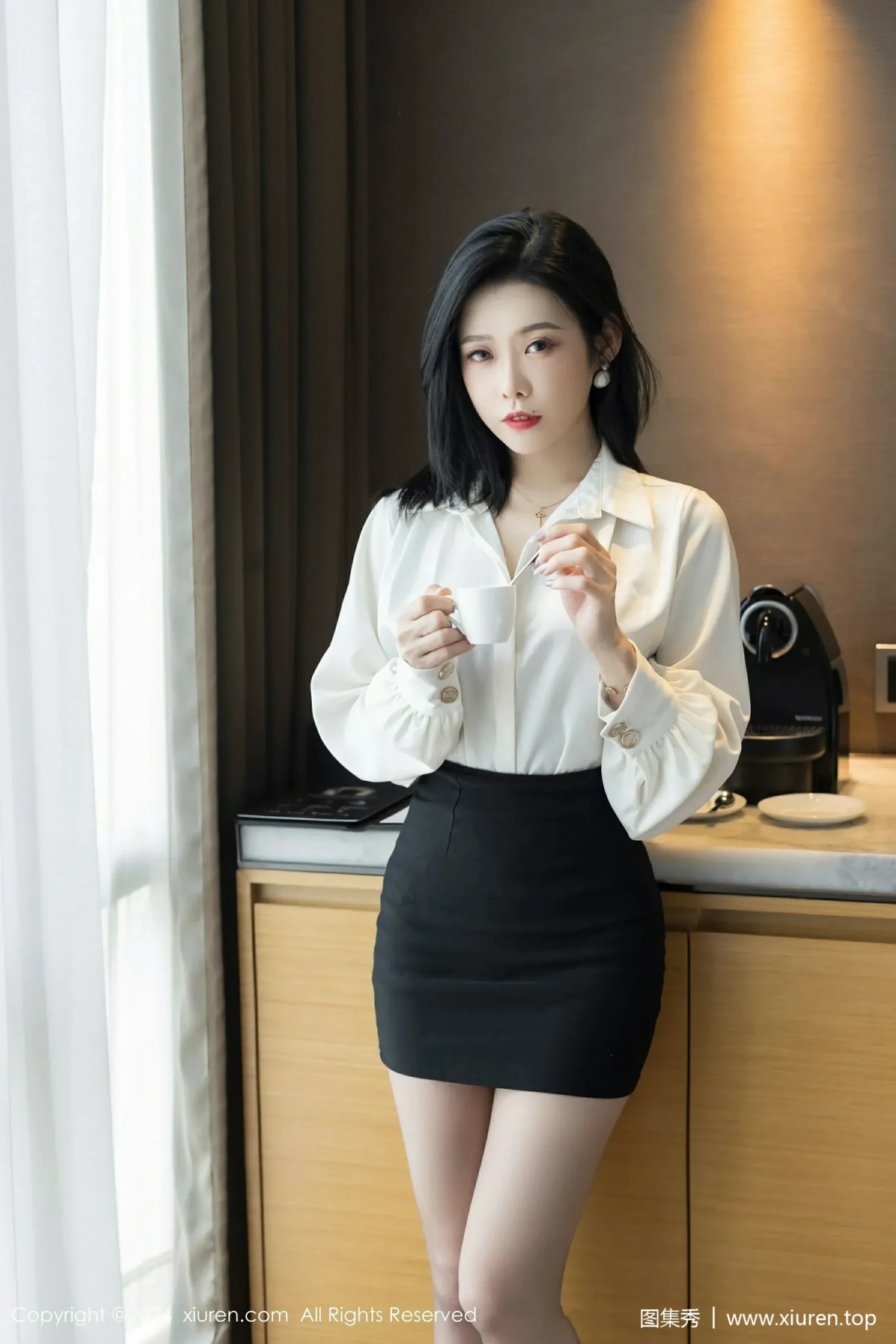  XiuRen 秀人 No.9329 luvian本能 [42P]第1张