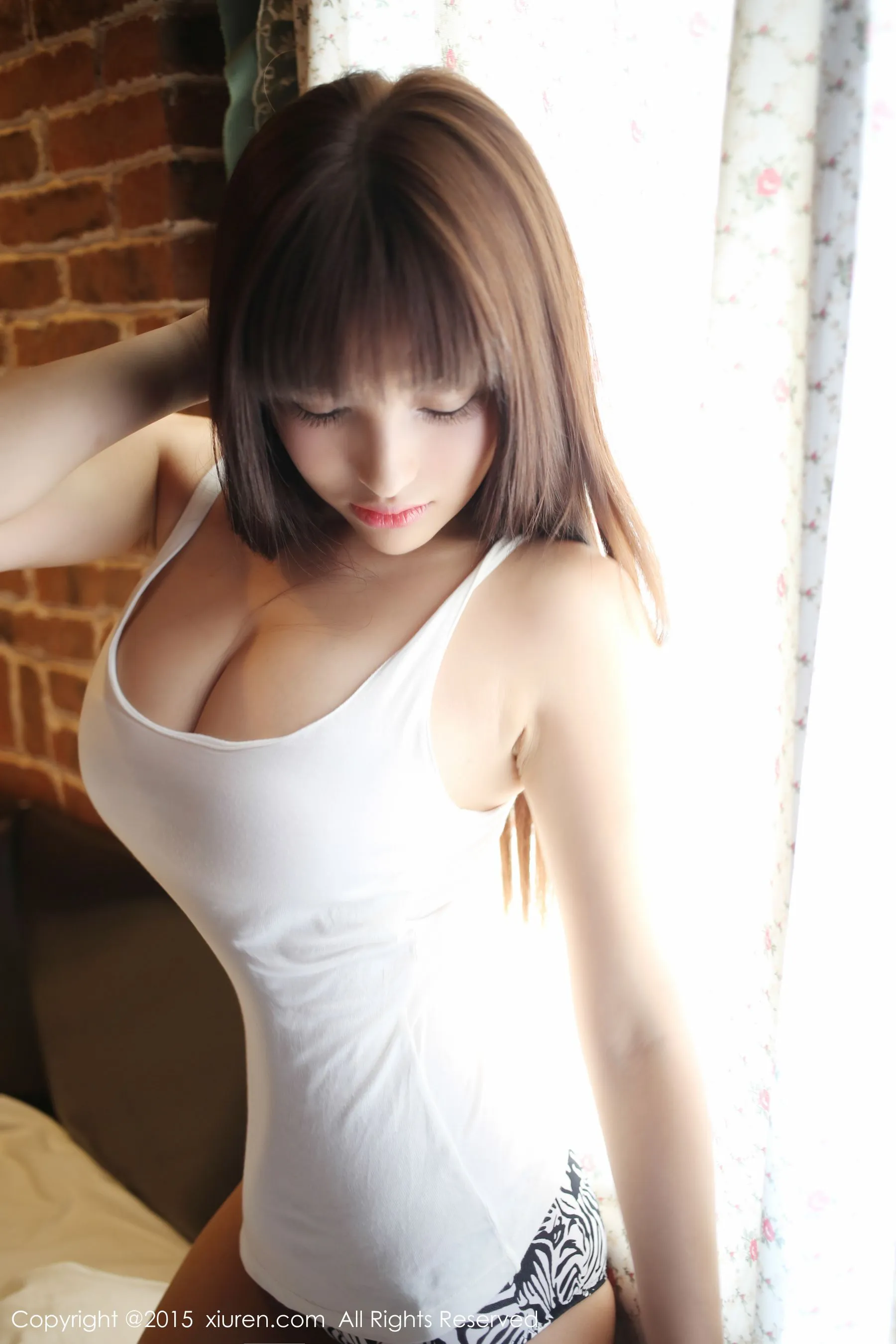 Nic妮可可《白色小背心+护士装》 秀人网 No.389第8张