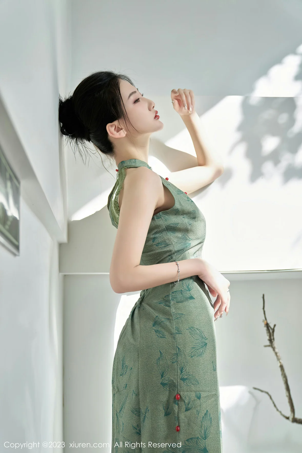  XiuRen 秀人 No.7181 沈青黛 翠绿色旗袍性感写真 [99P]第8张