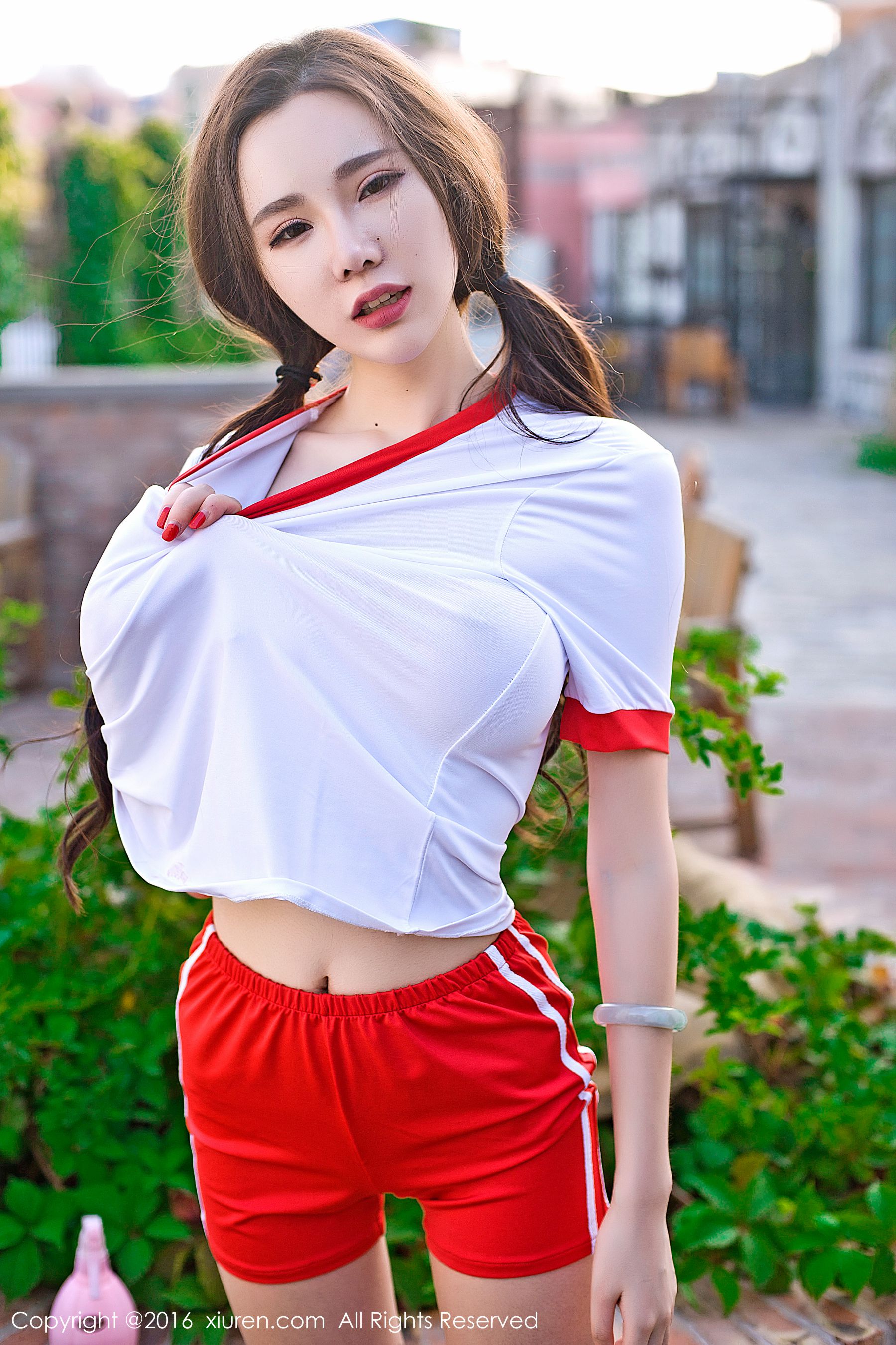 萌琪琪Irene《如同妖孽般的美女》 秀人网 No.669第21张