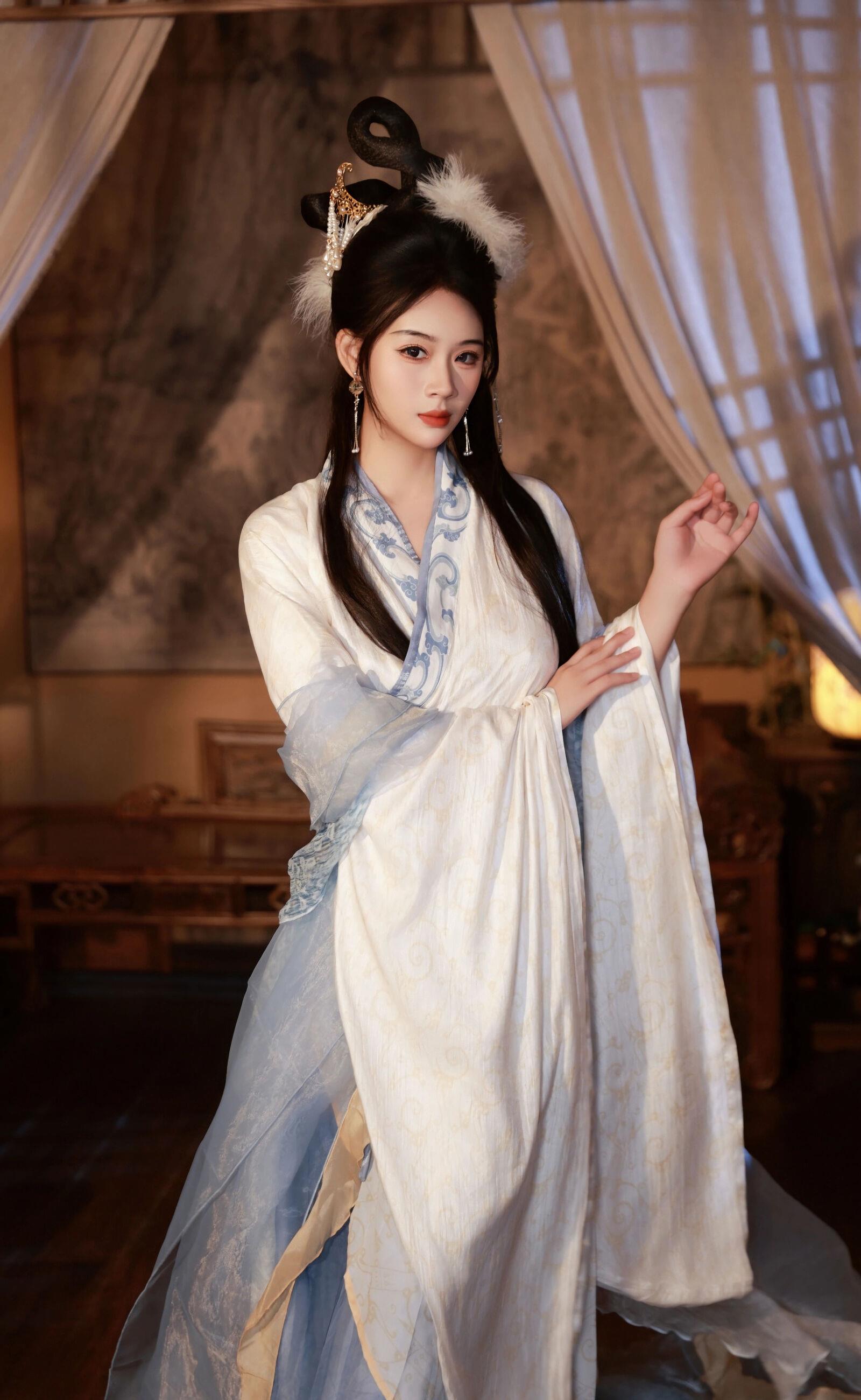  秀人网 No.10835 南乔 [75P]第1张