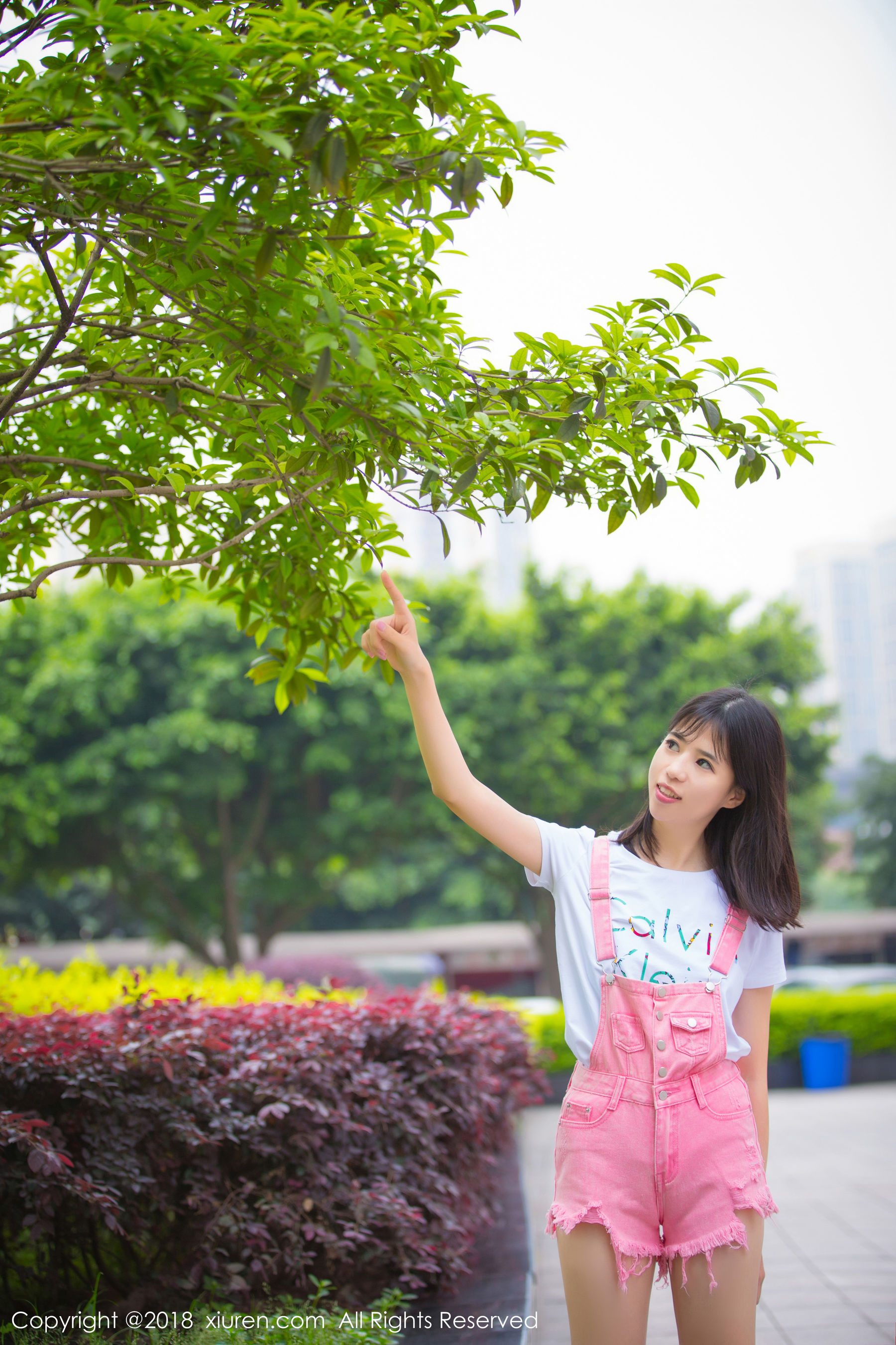  模特艾栗栗栗栗栗栗吖《清新美腿外拍与私房内衣魅惑》 XiuRen 秀人网 No.1026第5张