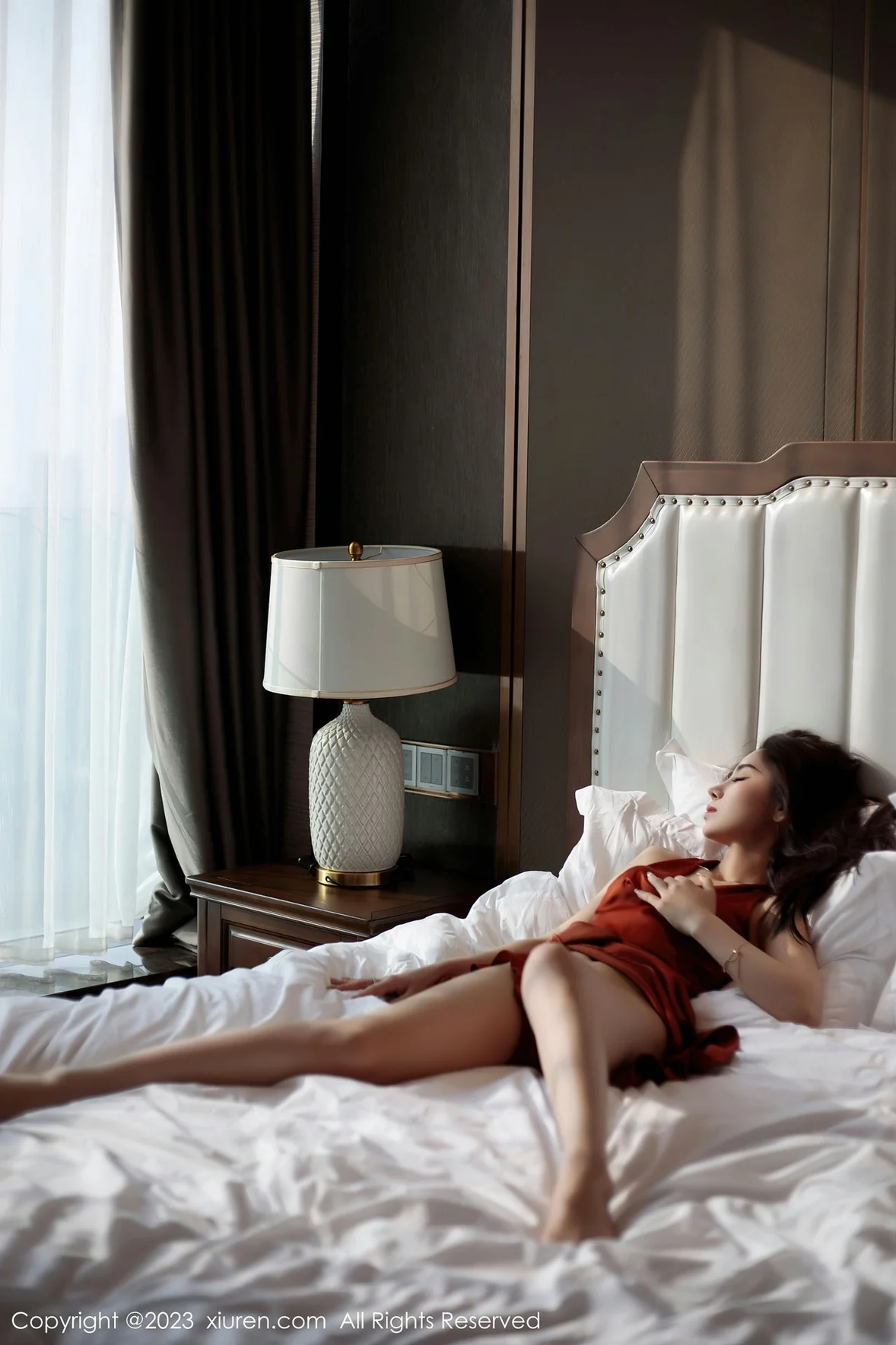  XiuRen 秀人 No.6861 苏曼兮 红色连夜短裙首套写真 [75P]第24张