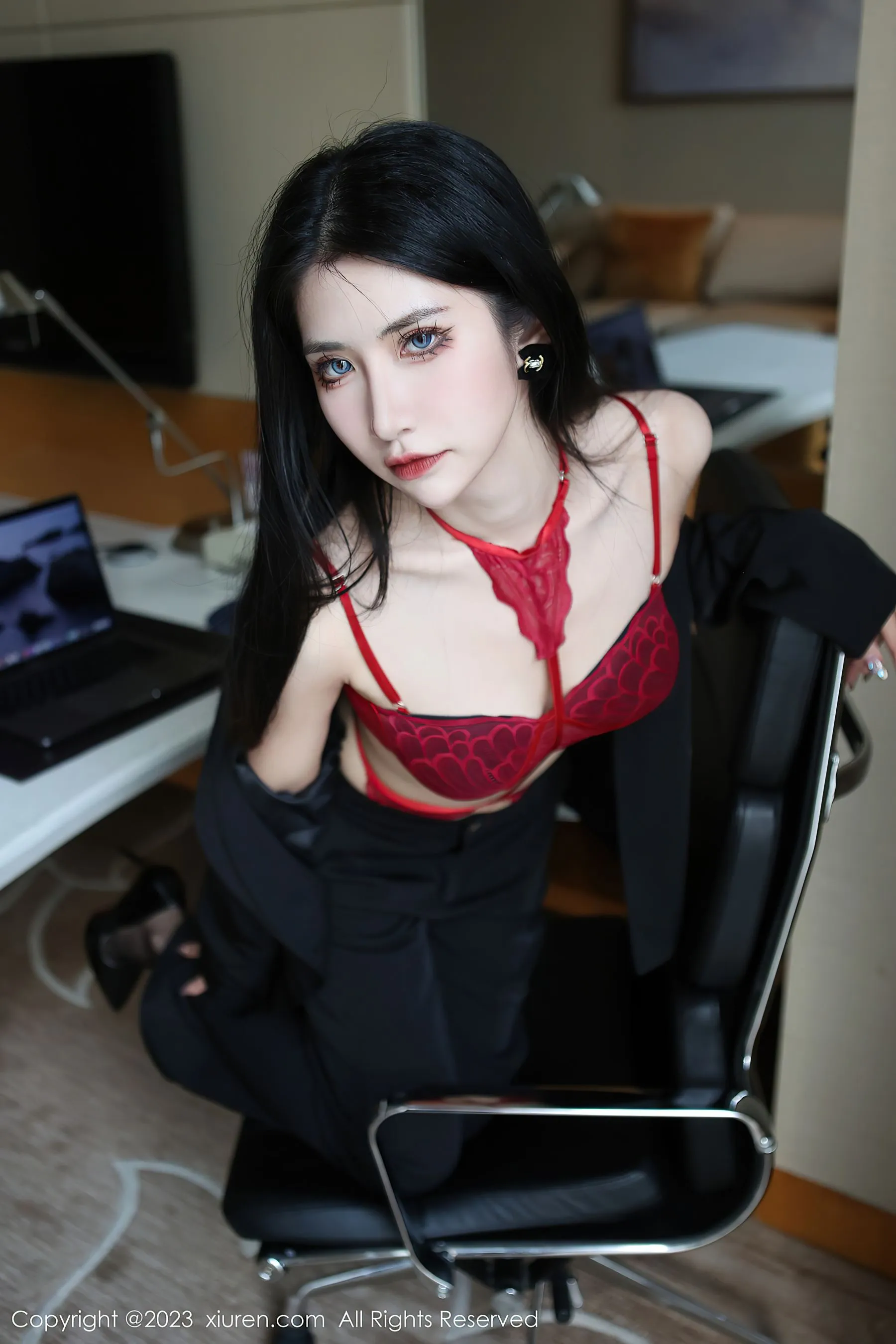  秀人网 No.6402 依娜Yina 美腿新人第34张