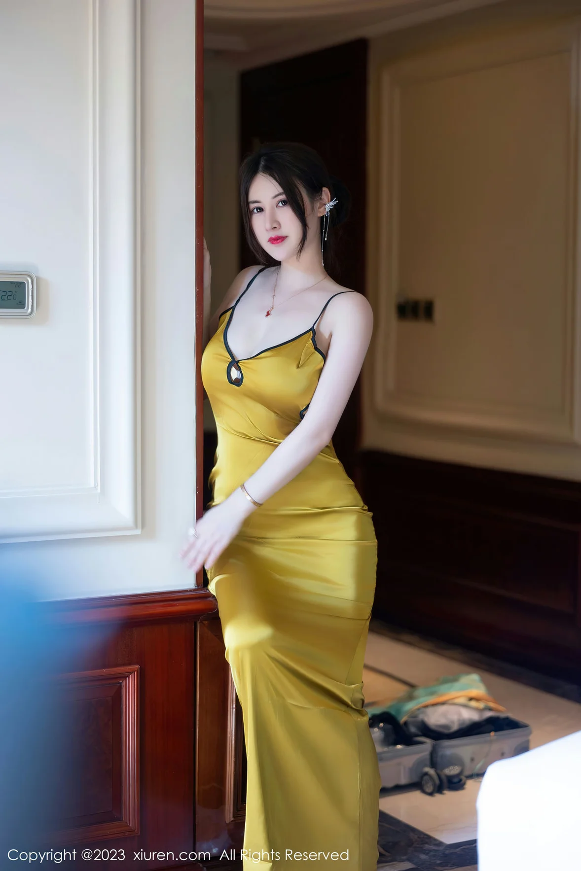  XiuRen 秀人 No.7302 诗诗kiki 吊带长裙性感写真 [84P]第18张