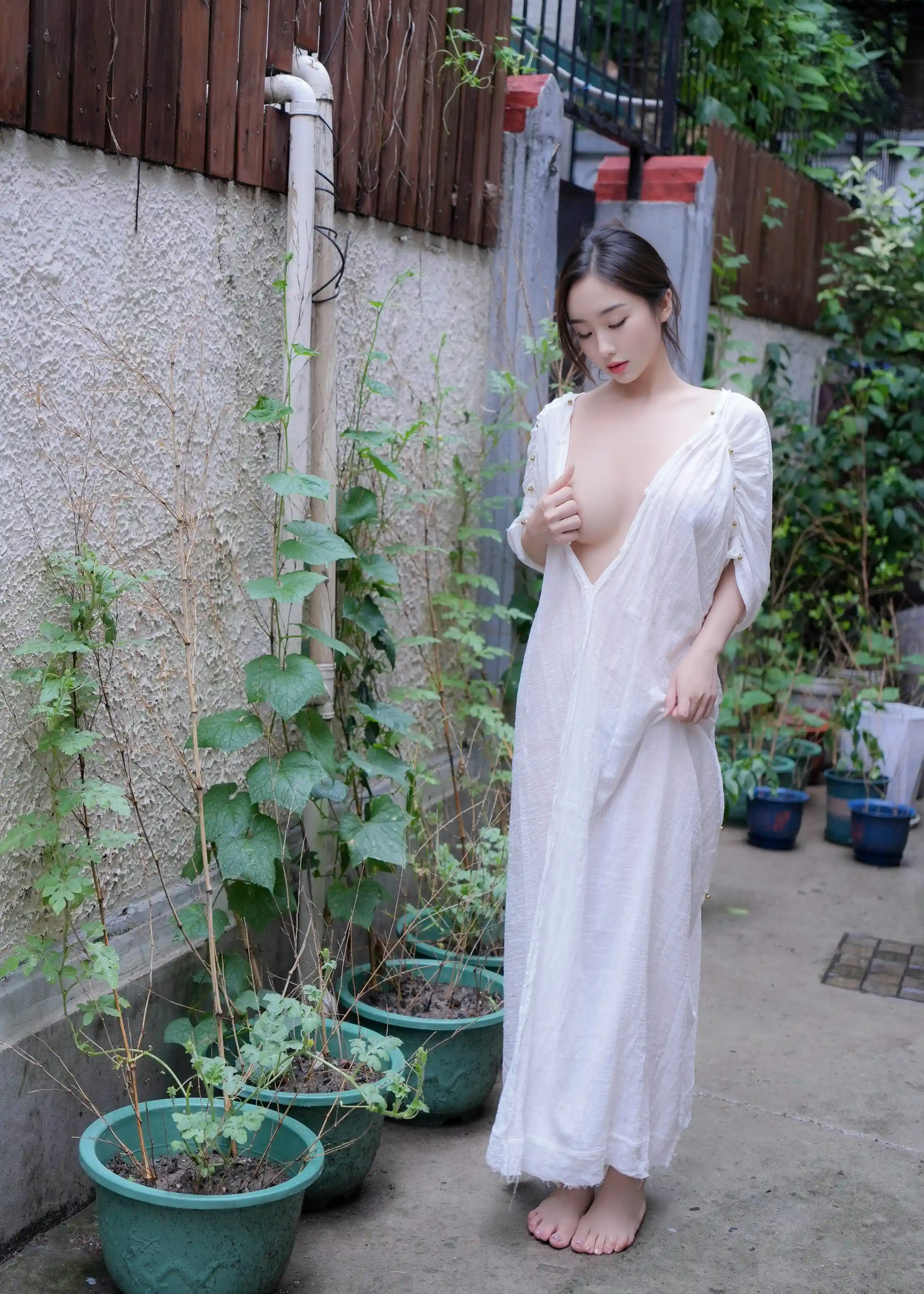  XiuRen 内购版 No.10603 楠芝 身着白色长裙的美女画家 [78P]第17张
