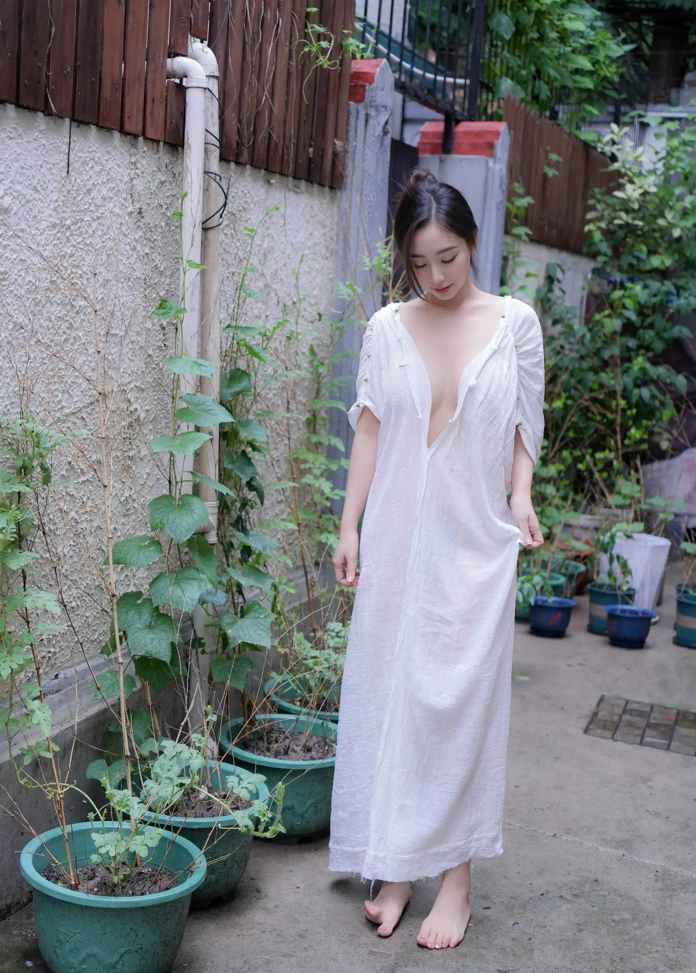  XiuRen 内购版 No.10603 楠芝 身着白色长裙的美女画家 [78P]第17张