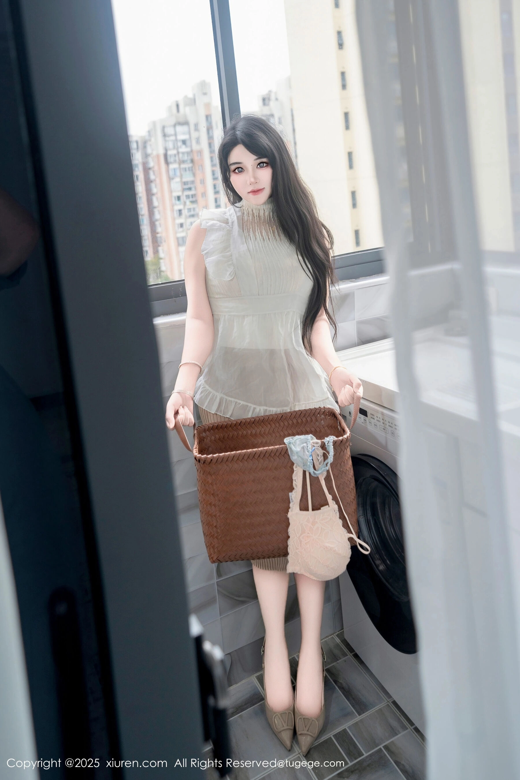  秀人网 汐汐爱吃草莓 Vol.11010 [83P]第3张