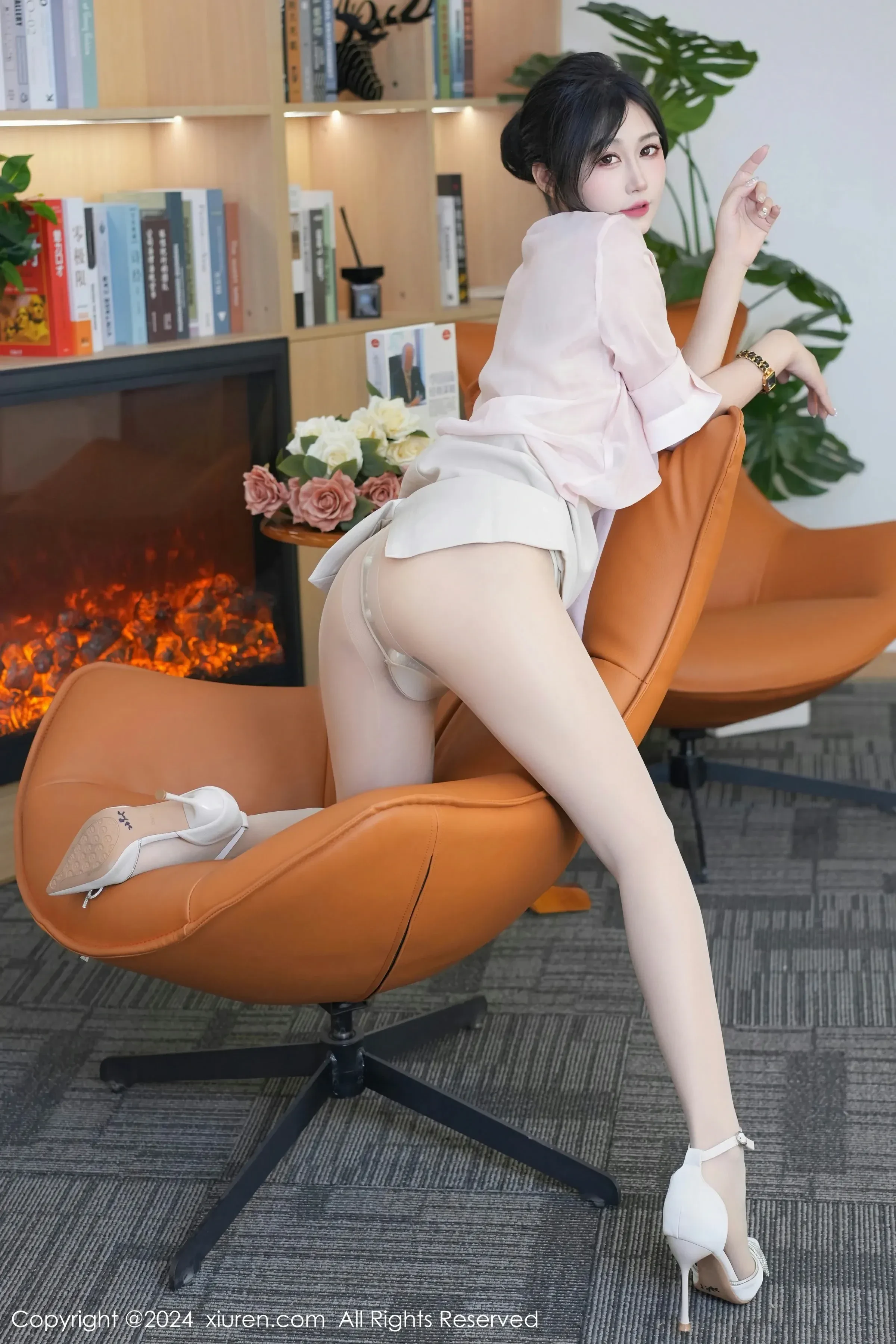  XiuRen 秀人 No.8477 laura阿姣 [70P]第3张