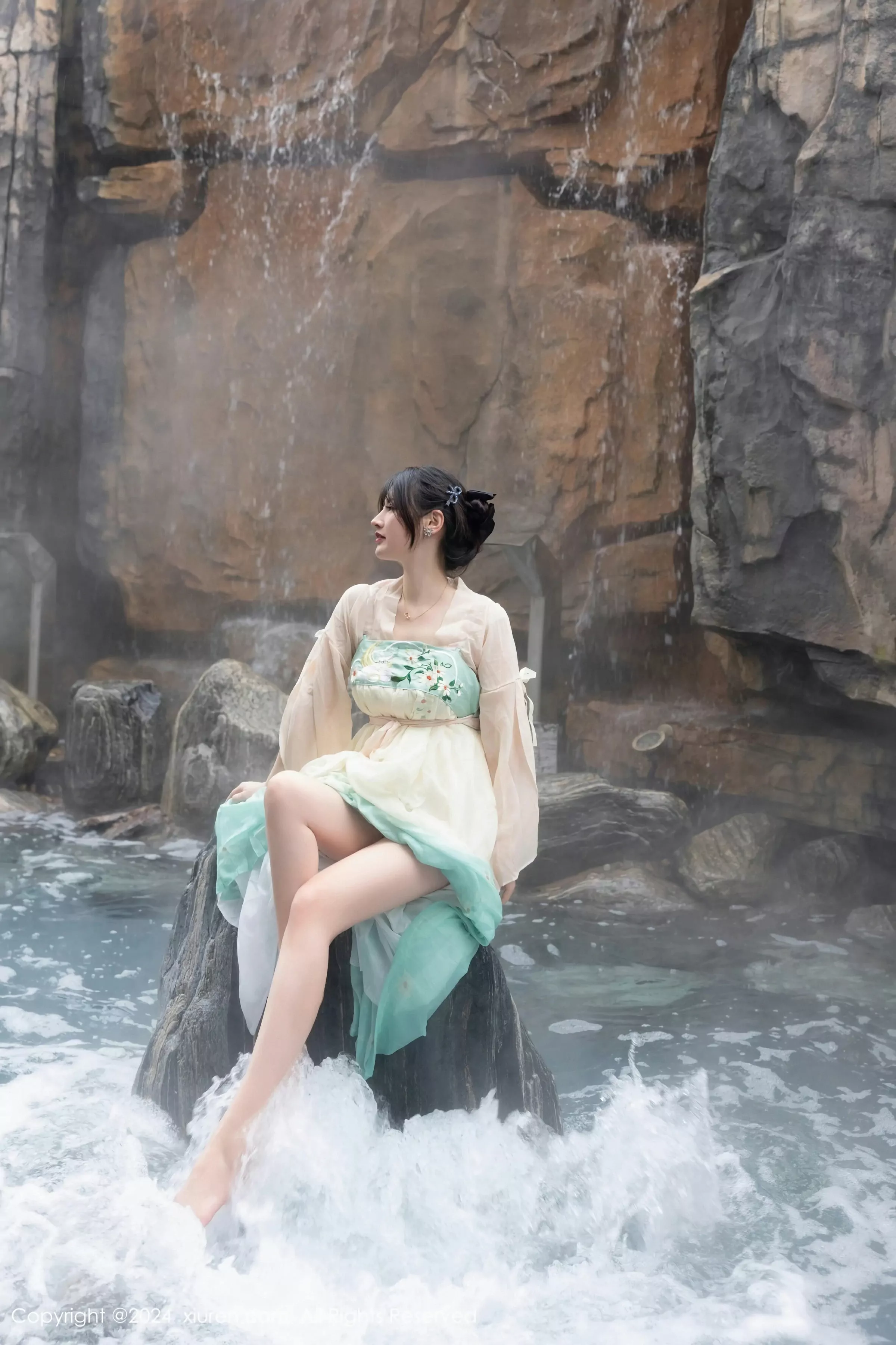  XiuRen 秀人 No.8128 诗诗kiki [82P]第2张