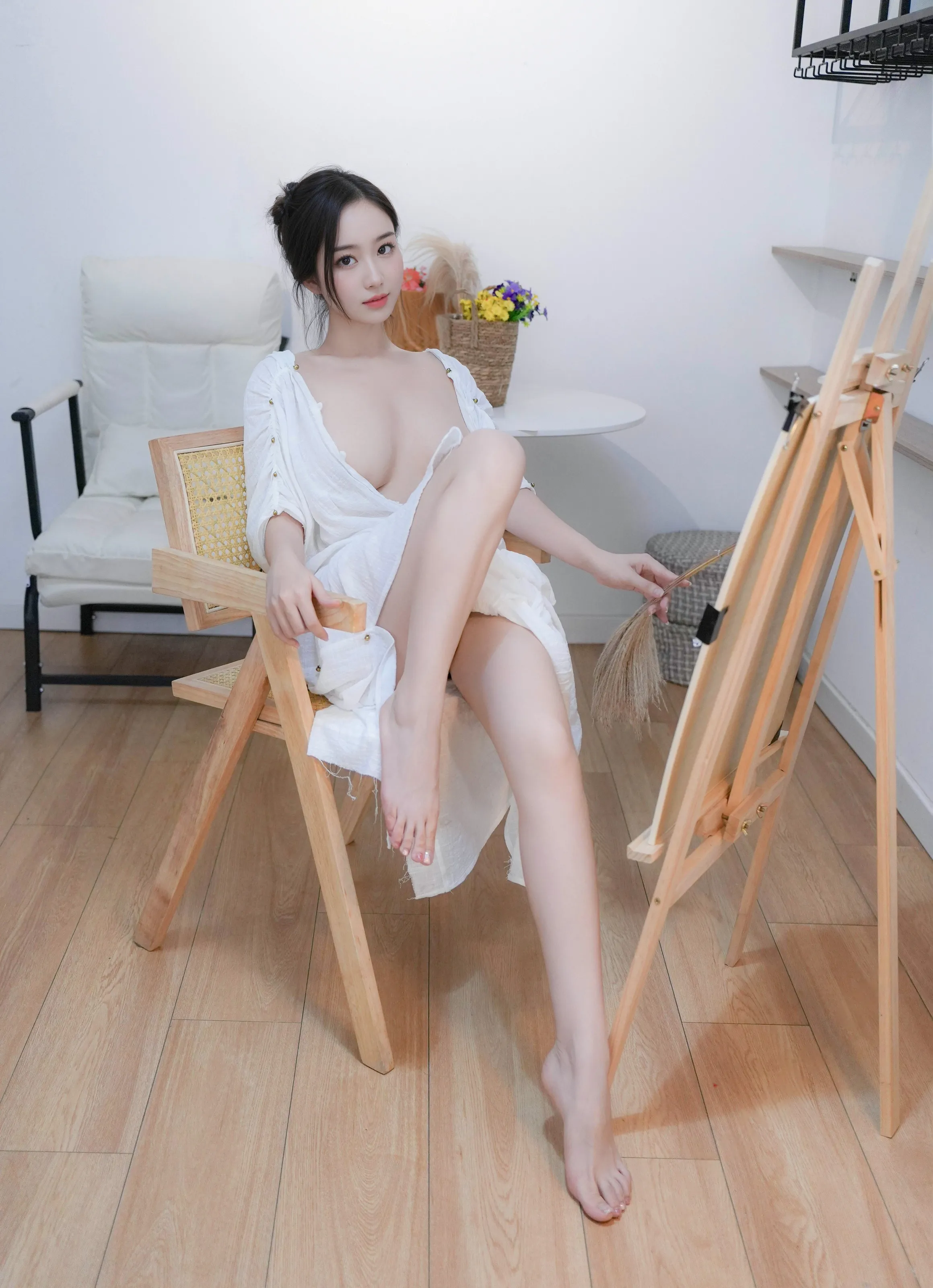  XiuRen 内购版 No.10603 楠芝 身着白色长裙的美女画家 [78P]第21张
