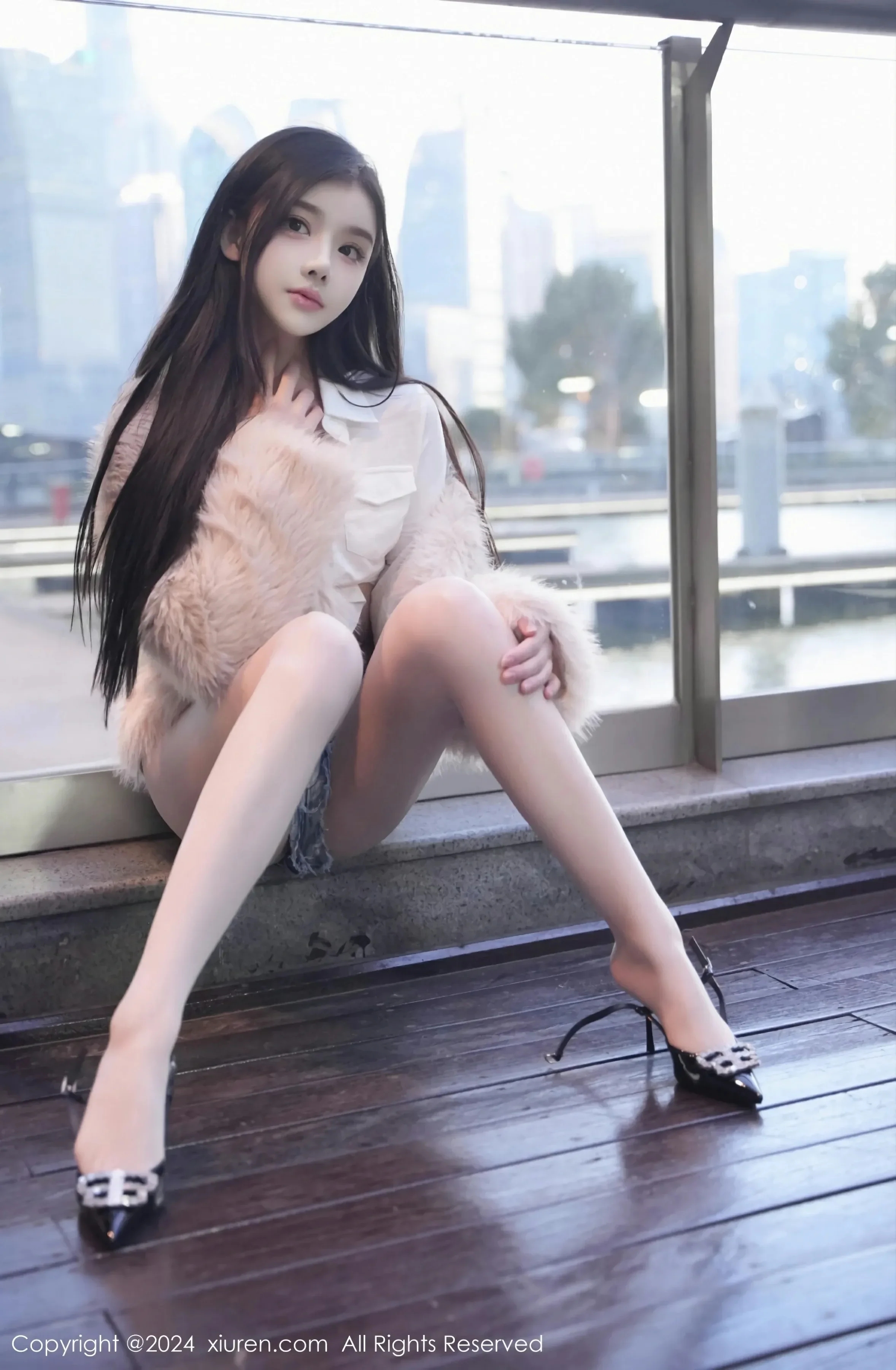  XiuRen 秀人 No.8261 龙雪儿 [77P]第18张