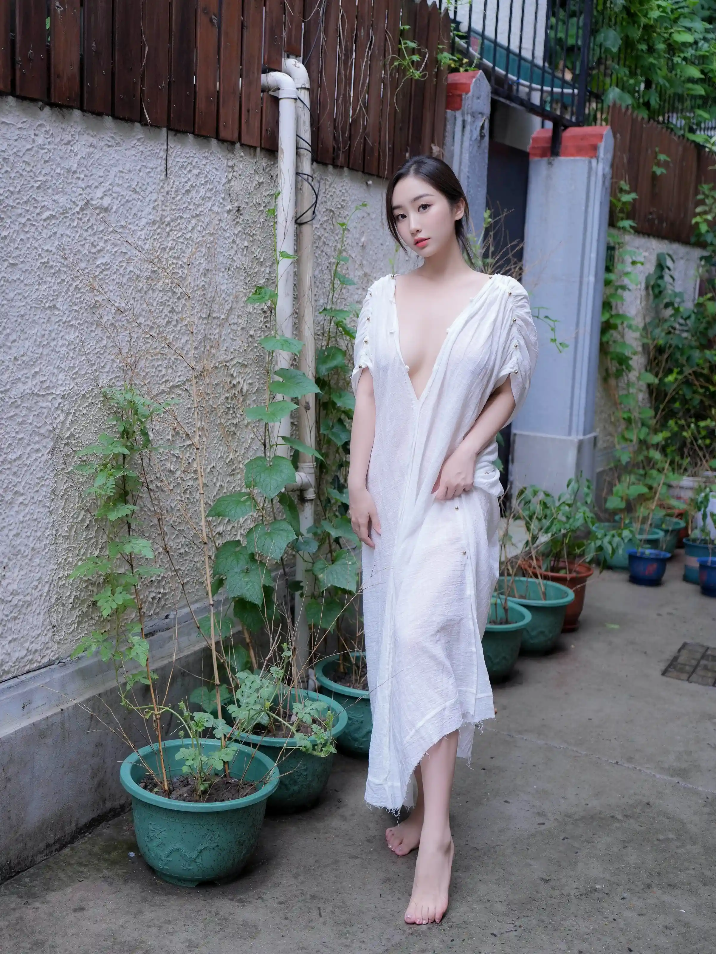  XiuRen 内购版 No.10603 楠芝 身着白色长裙的美女画家 [78P]第3张