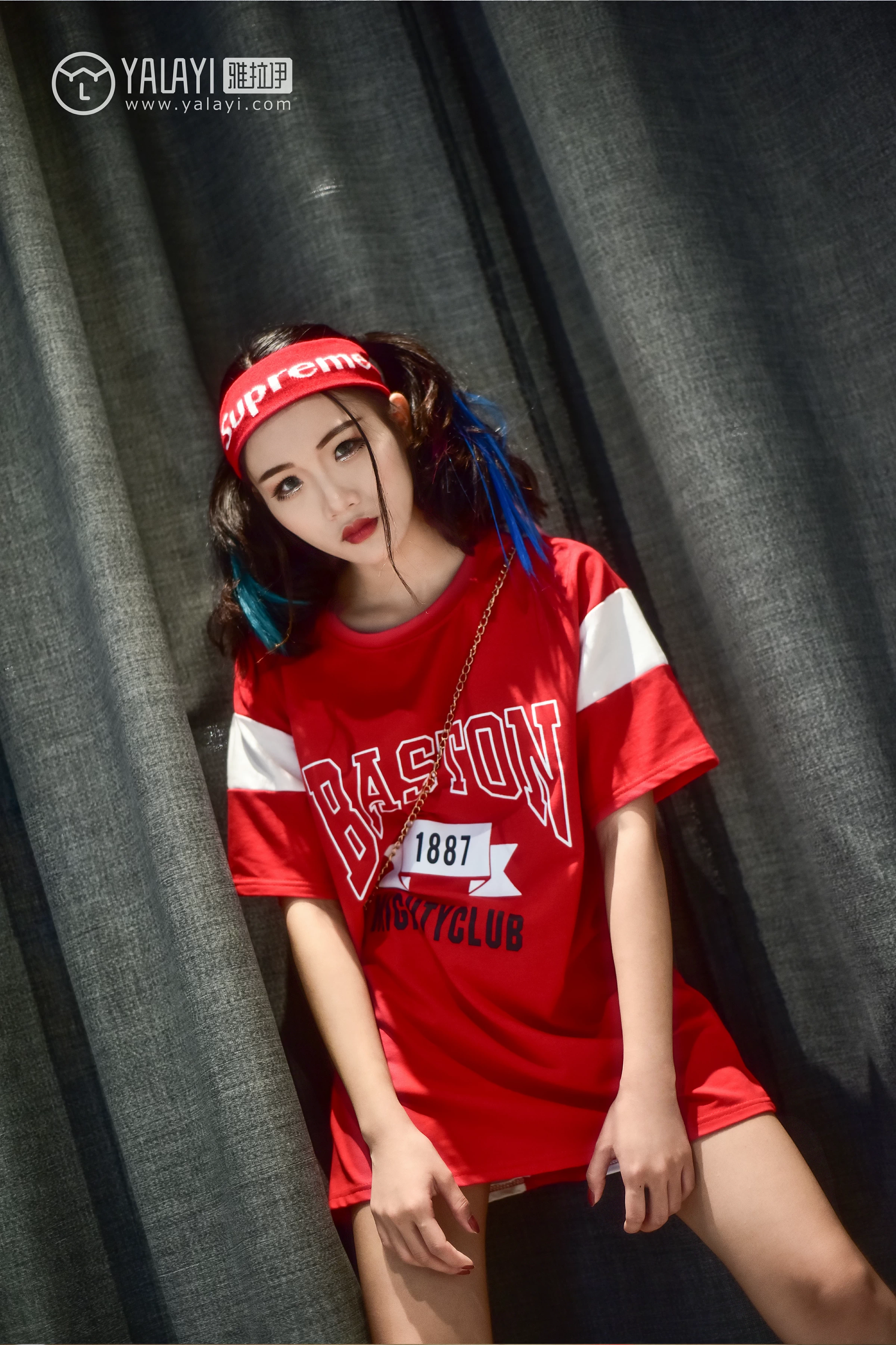 [YALAYI雅拉伊]NO.031 周末时光 兔洱 红色短袖加牛仔热裤性感私房写真集第4张