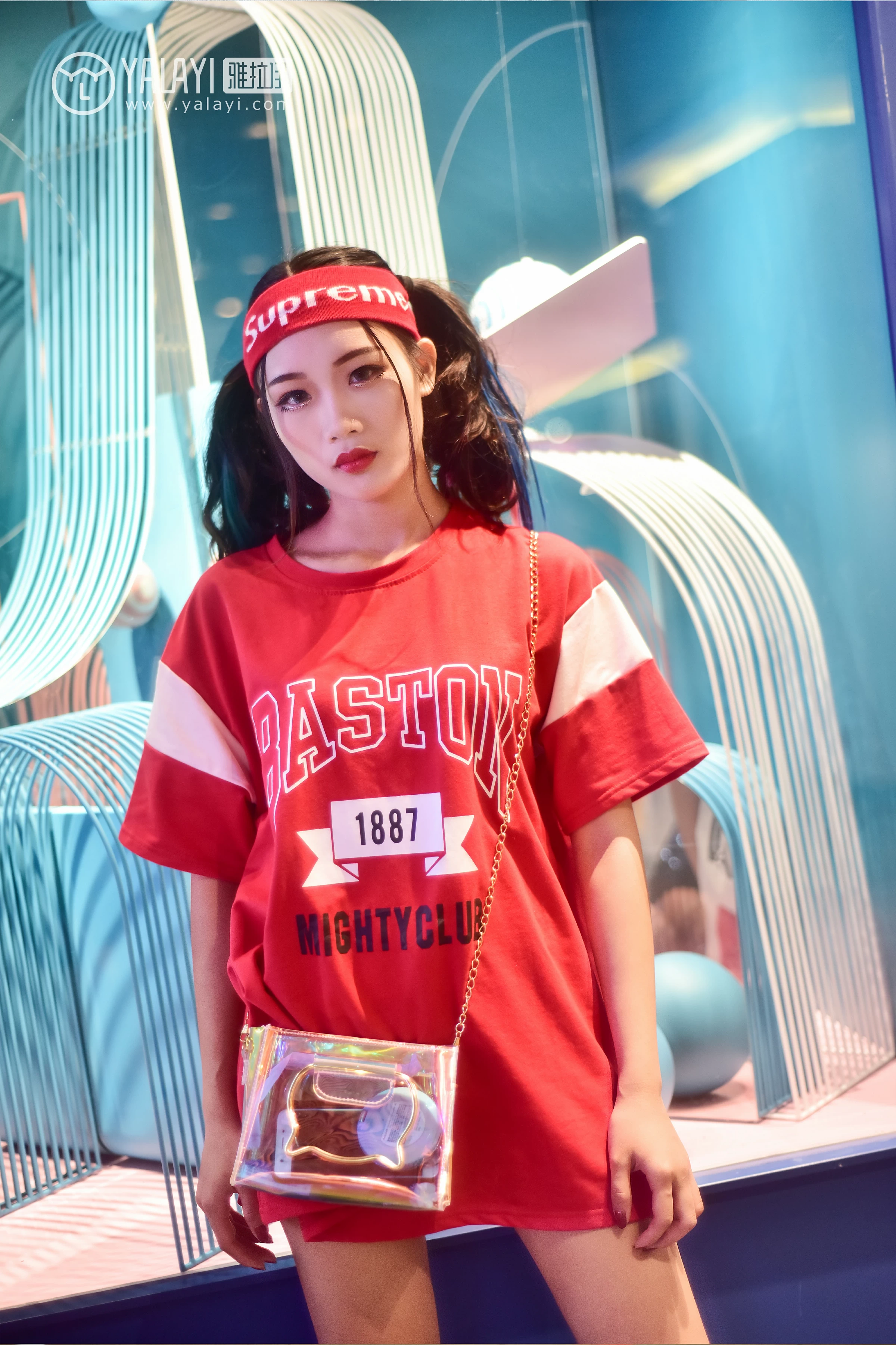 [YALAYI雅拉伊]NO.031 周末时光 兔洱 红色短袖加牛仔热裤性感私房写真集第6张