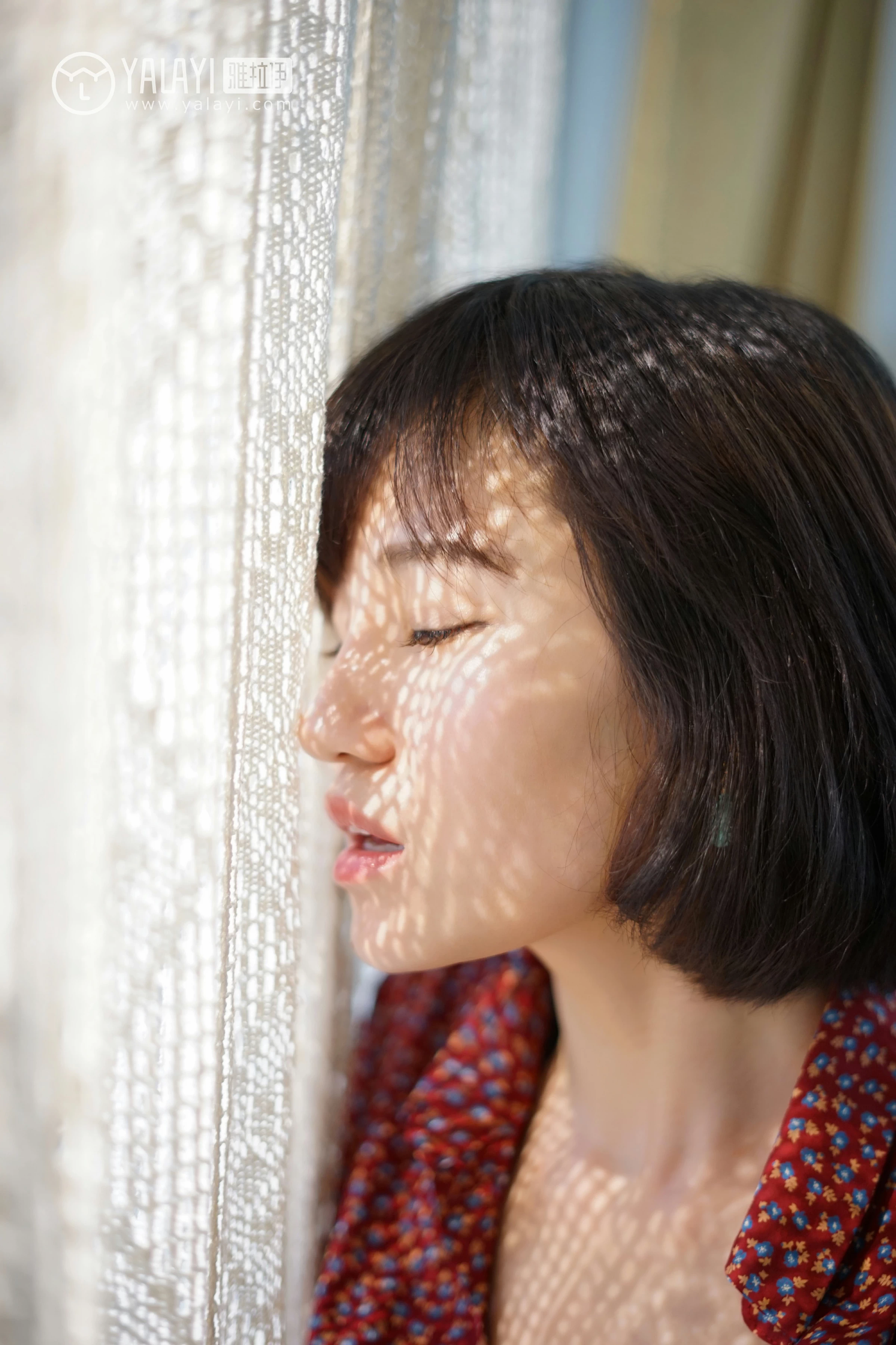 [YALAYI雅拉伊]NO.033 堕落天使 多香子 红色衬衫加吊带睡衣性感私房写真集第6张