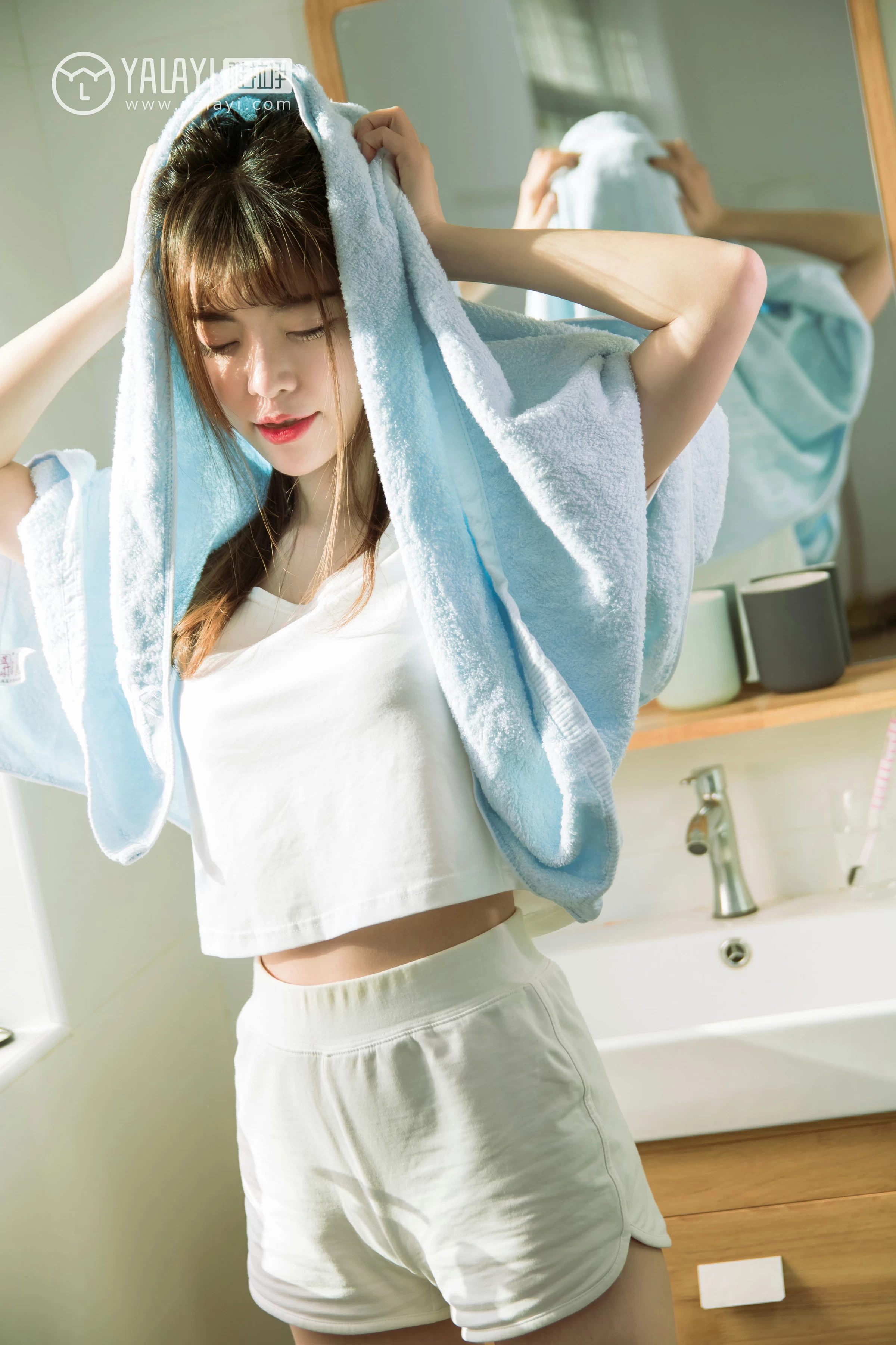 [YALAYI雅拉伊]NO.036 小美好 阳阳 白色衬衫与短袖加白色短裤性感私房写真集第6张