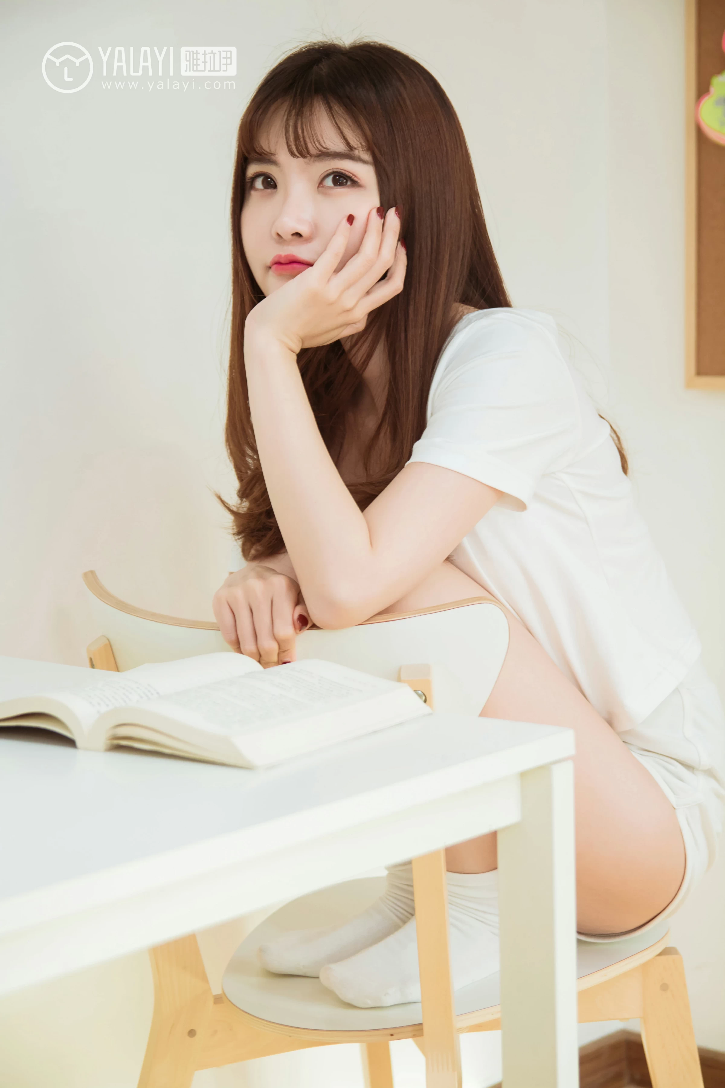 [YALAYI雅拉伊]NO.036 小美好 阳阳 白色衬衫与短袖加白色短裤性感私房写真集第10张