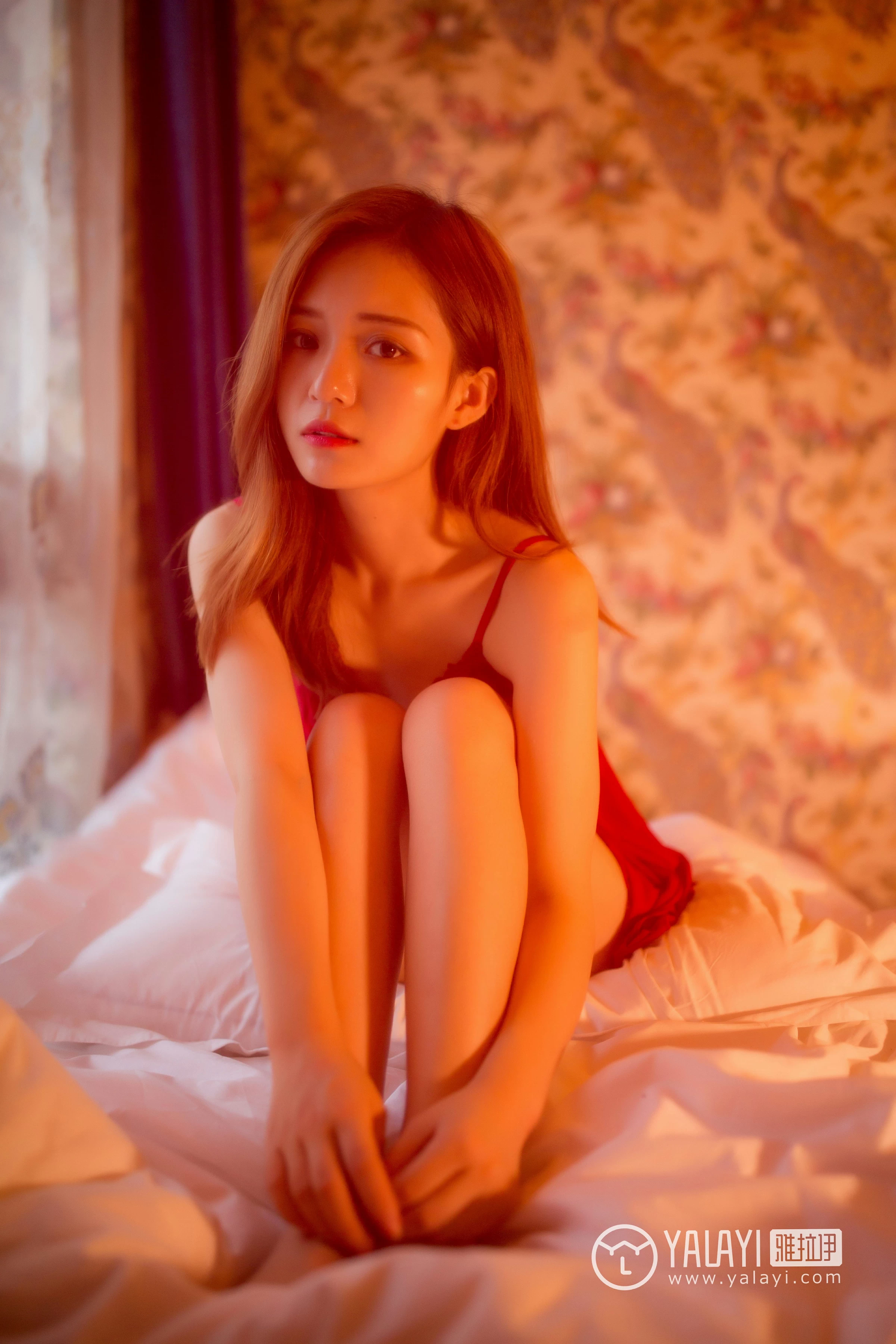[YALAYI雅拉伊]NO.044 遗落红紗 赵欣怡 红色吊带蕾丝睡衣裙性感私房写真集第13张