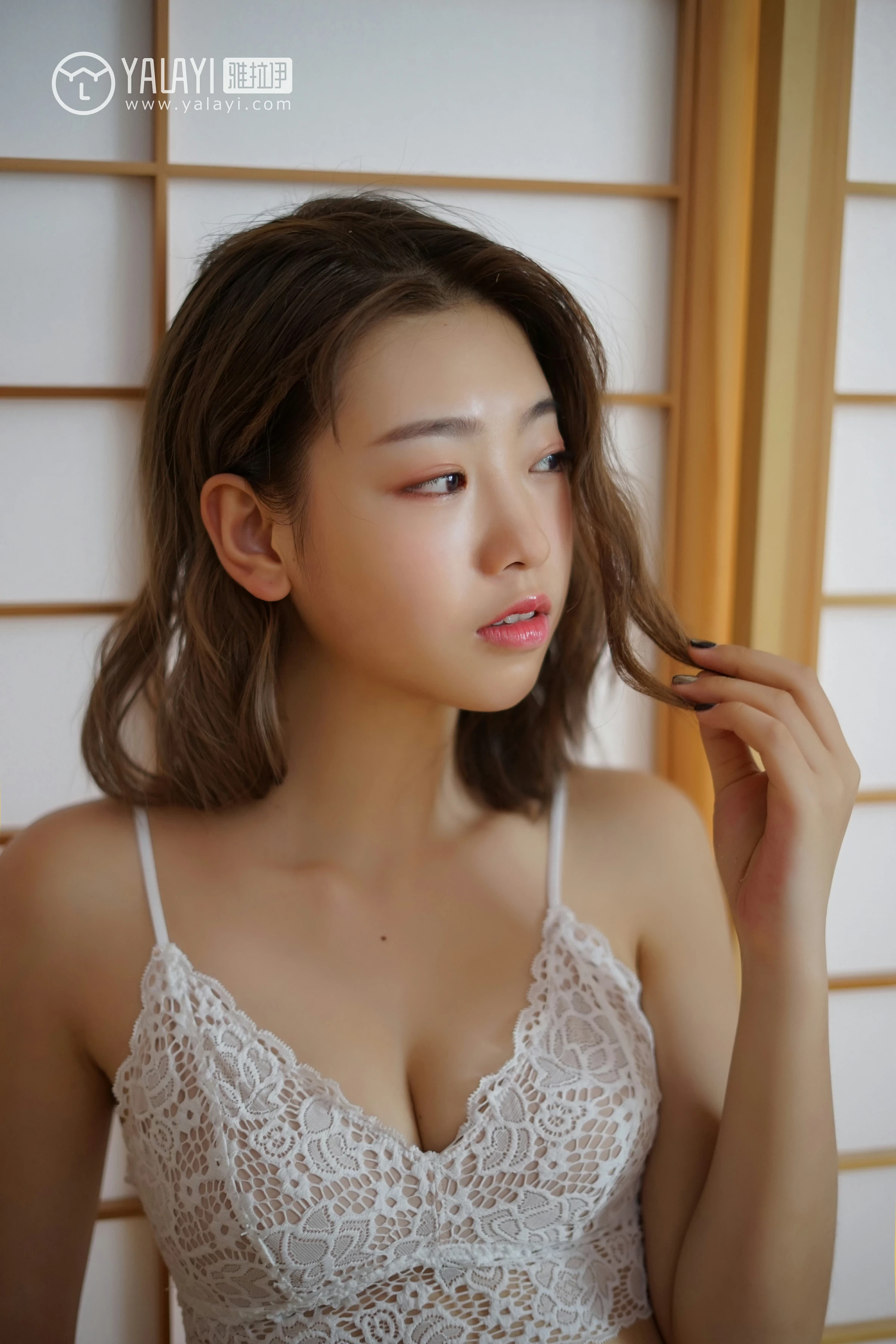 [YALAYI雅拉伊]NO.053 要有光 严冰冰 黑色透视睡衣加白色情趣镂空内衣性感私房写真集第9张